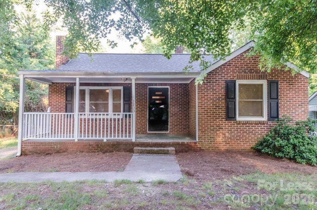 1233 Cheshire Avenue, Charlotte, NC 28208 1233 Cheshire Avenue, Charlotte, NC 28208