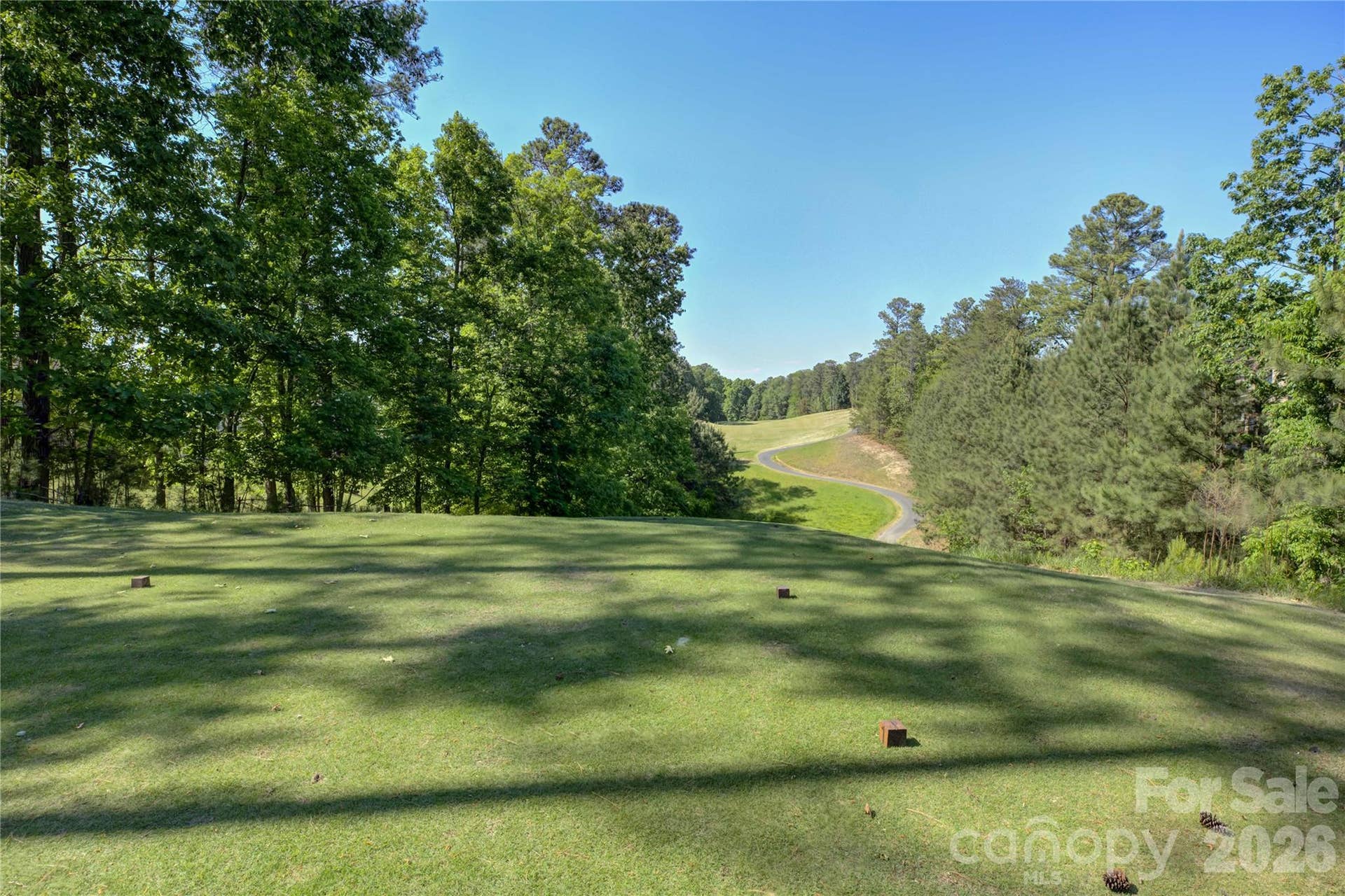 15512 Aviary Orchard Way, Charlotte, NC 28278 The 14 hold of The Palisades country club golf course