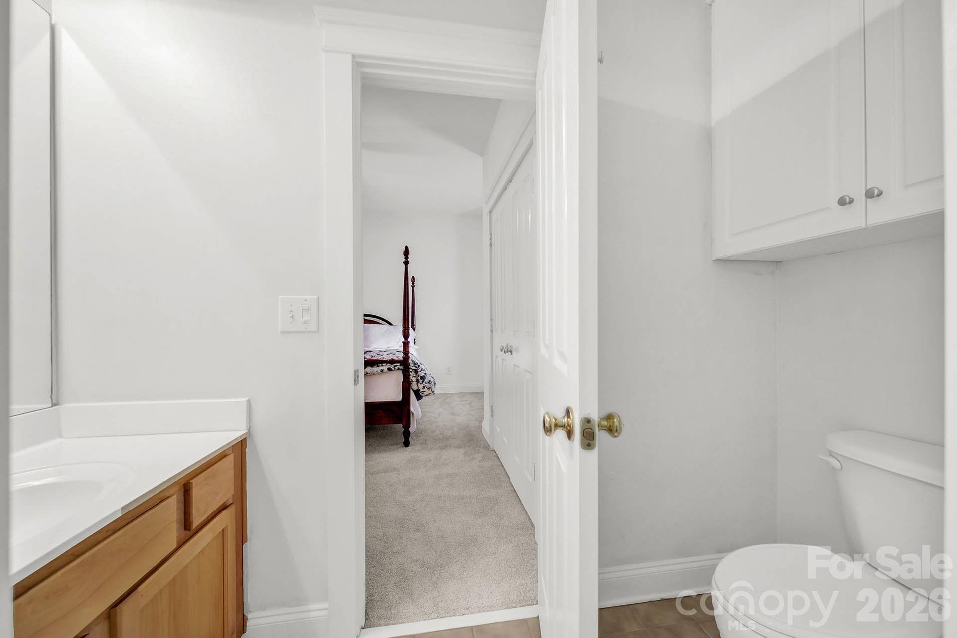 4214 Settler Heights Drive, Fort Mill, SC 29708 Upstairs Jack & Jill Bath - Each with 2 sinks & 2 toilets only the tub/shower is shared.