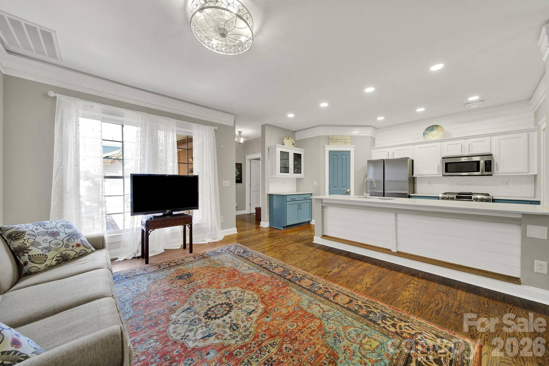 4214 Settler Heights Drive, Fort Mill, SC 29708 Open Floor Plan - Family Room Open to Kitchen - Walk-in Pantry