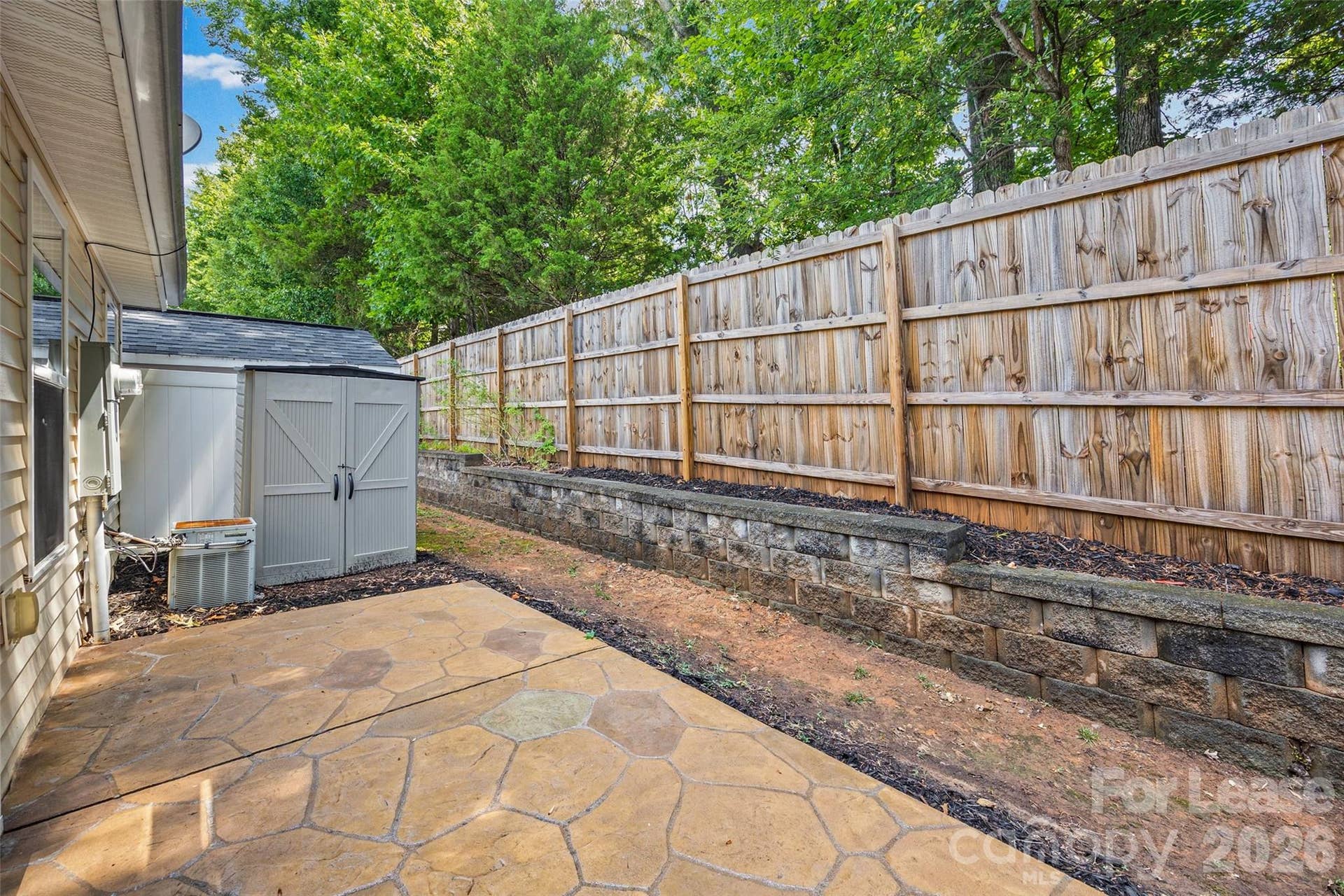 2052 Shady Pond Drive, Clover, SC 29710 2052 Shady Pond Drive, Clover, SC 29710