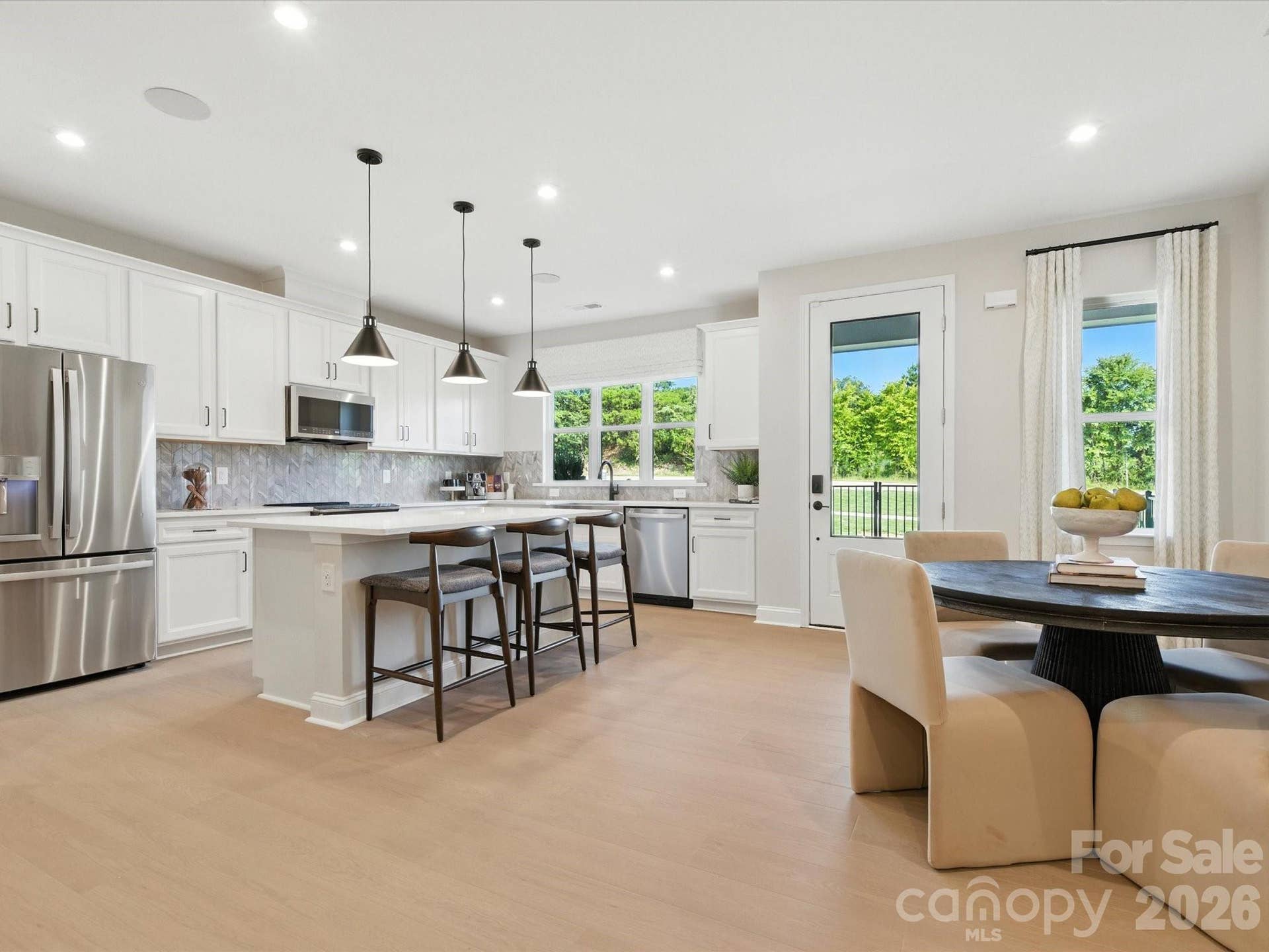 513 Nash Street, Fort Mill, SC 29715 Light filled kitchen