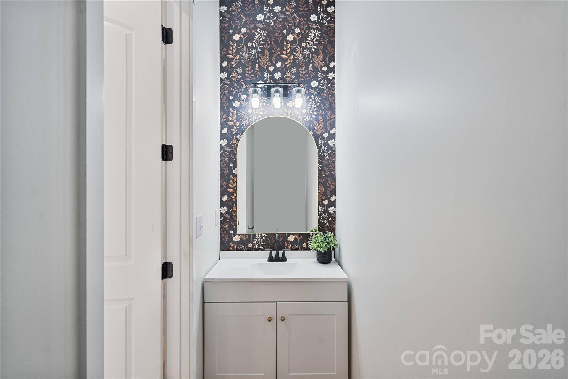 460 Riddle Mill Road, Clover, SC 29710 Half bath on main