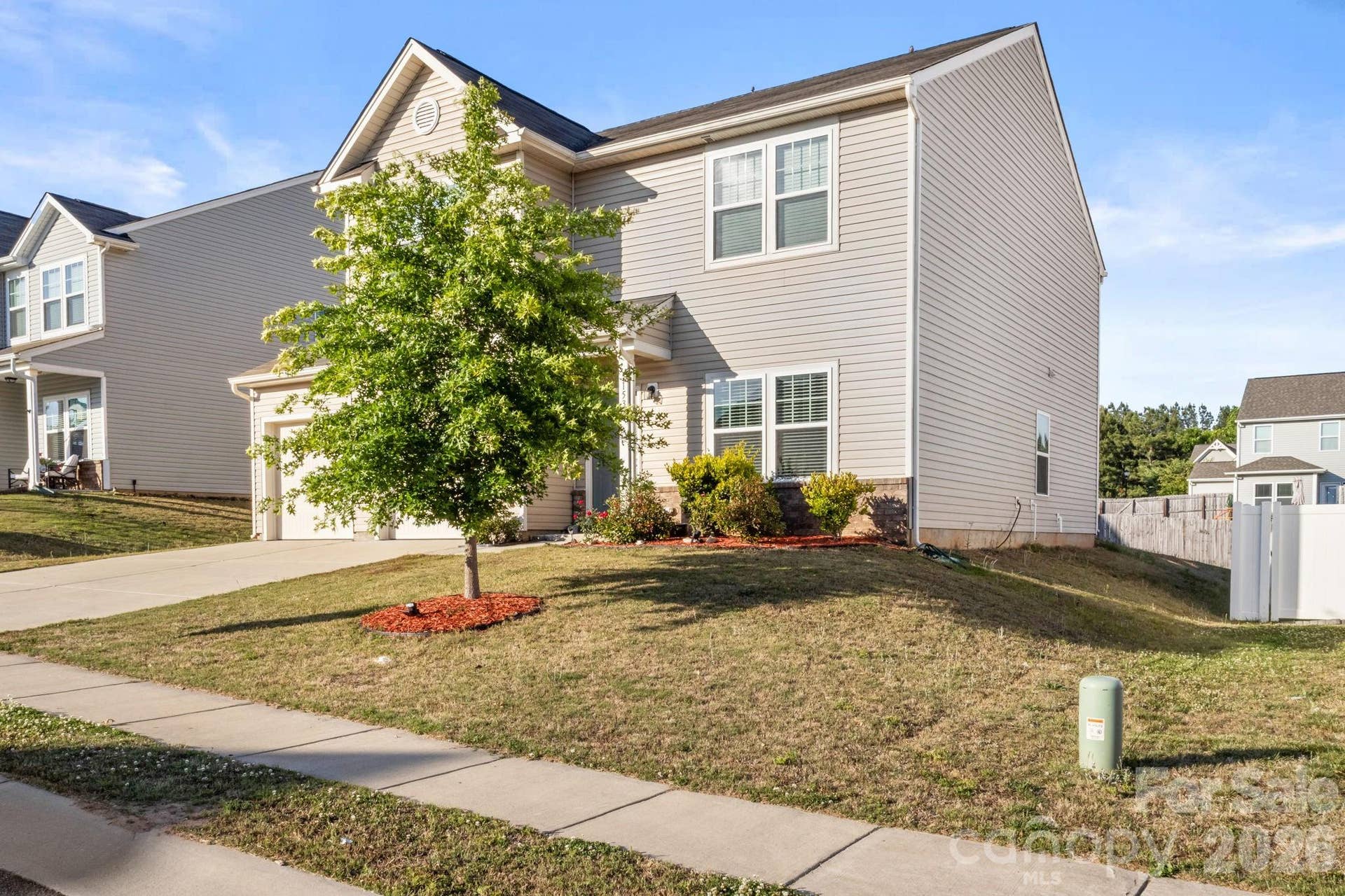 5153 Meanna Drive, Clover, SC 29710 5153 Meanna Drive, Clover, SC 29710