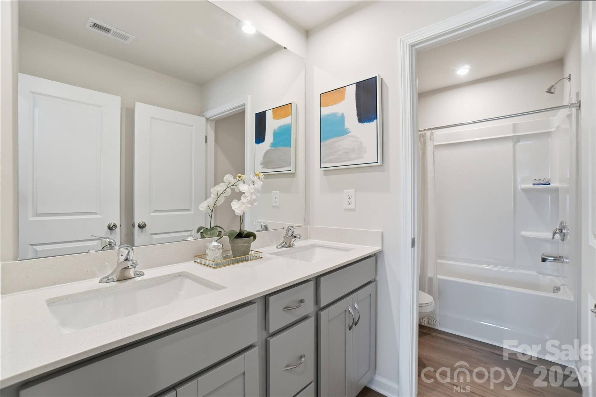 Upstairs bath 3