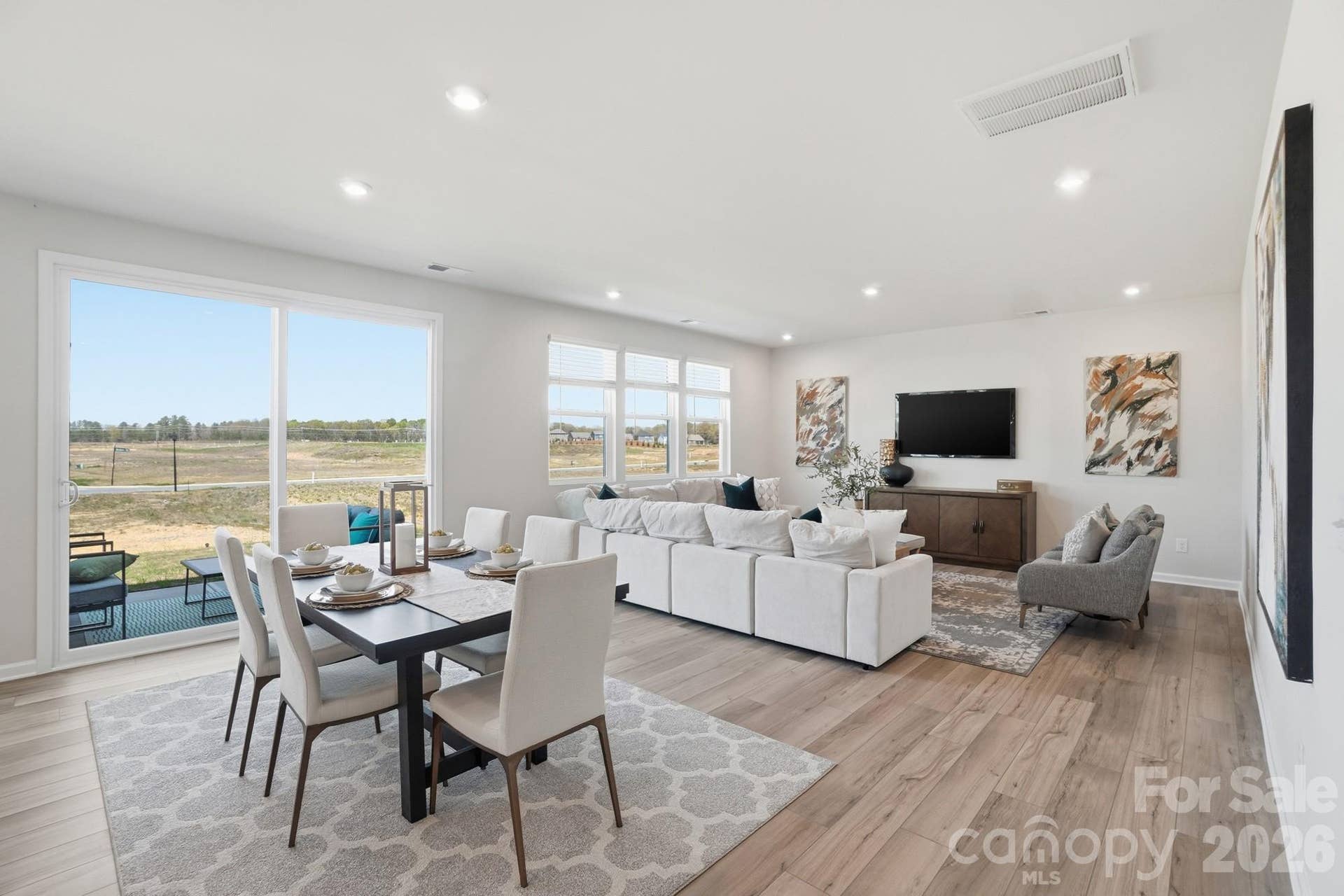 Dinning/gathering room