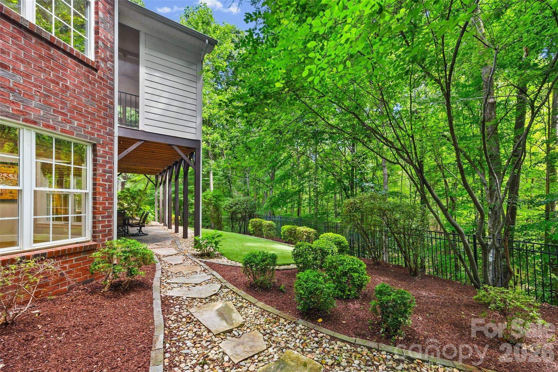2539 Grimmersborough Lane, Charlotte, NC 28270 Professional hardscape
