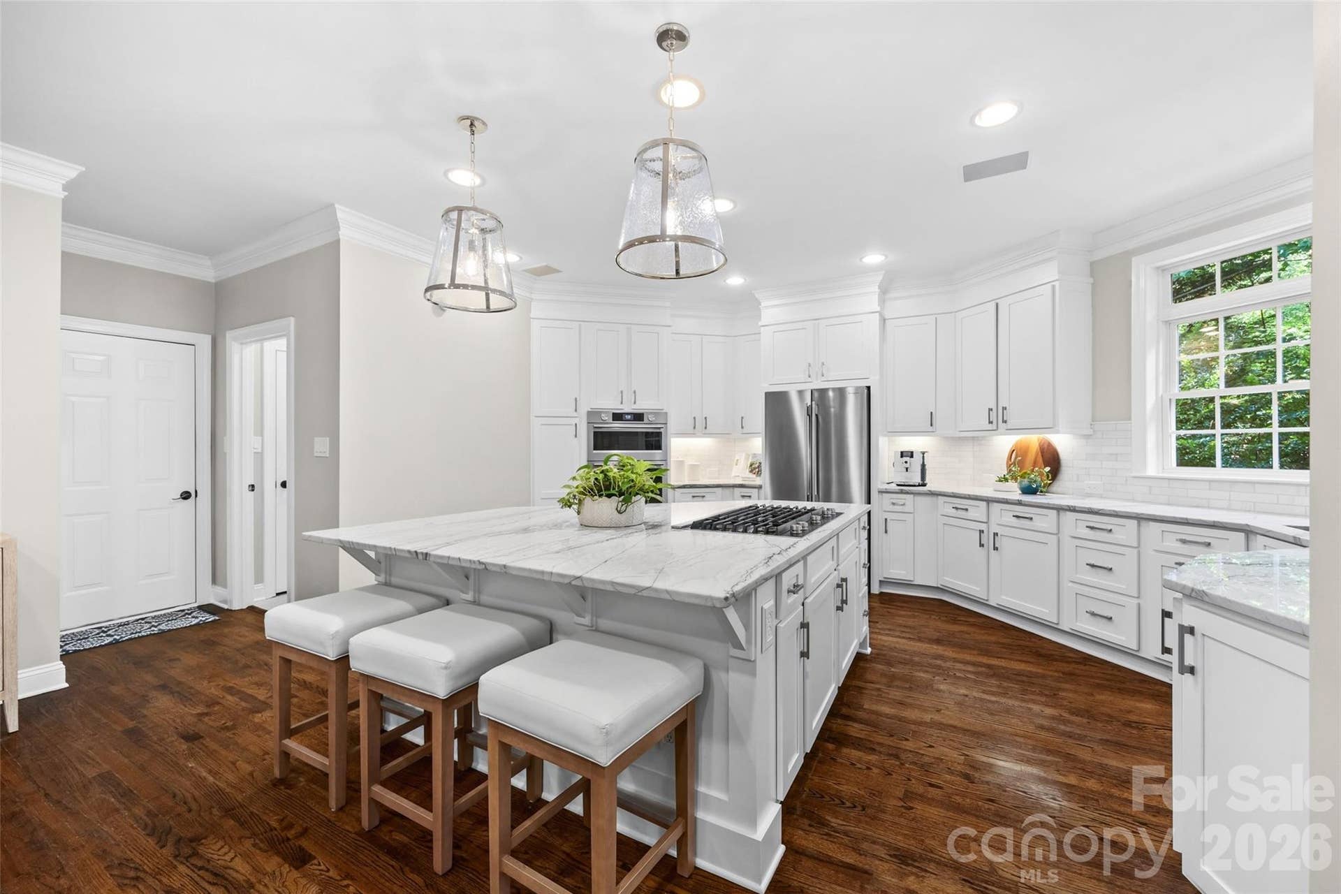 2539 Grimmersborough Lane, Charlotte, NC 28270 Kitchen with all new smart Wi-Fi enabled appliances
