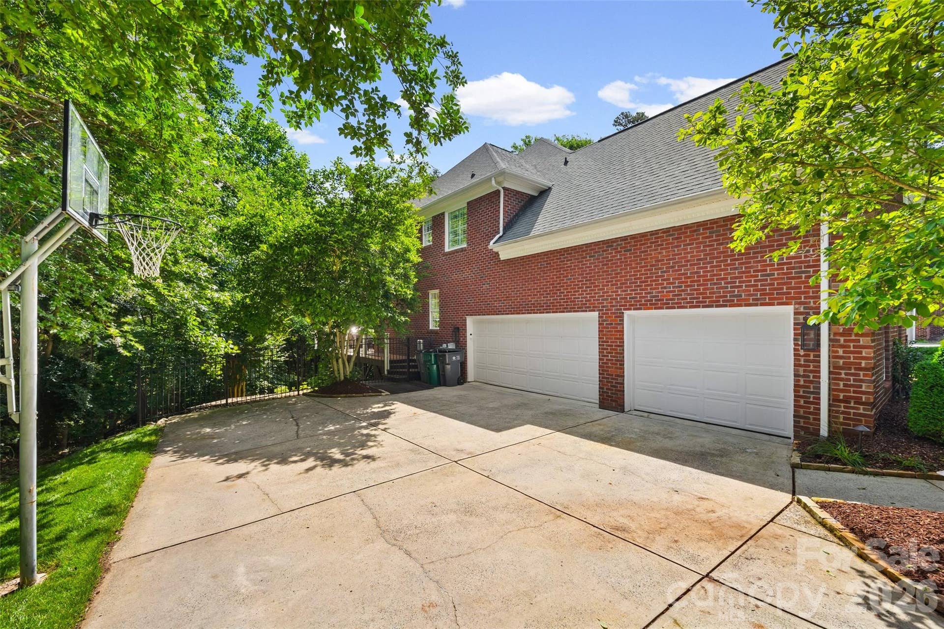 2539 Grimmersborough Lane, Charlotte, NC 28270 Oversized 3-car garage