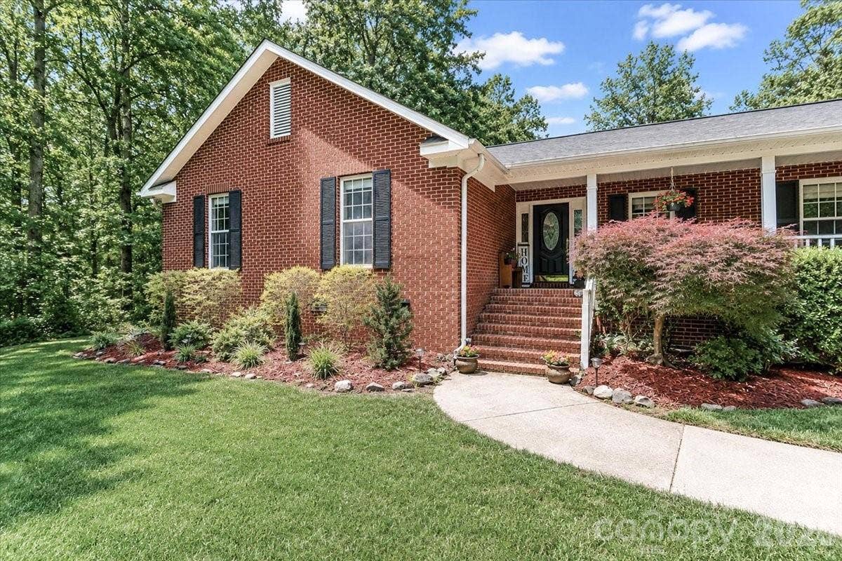 This is a full brick ranch with 3 bedrooms and 2 bathrooms