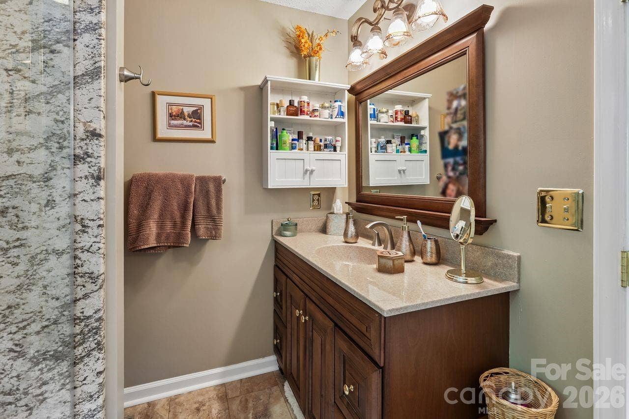 3009 Oakcroft Drive, Matthews, NC 28105