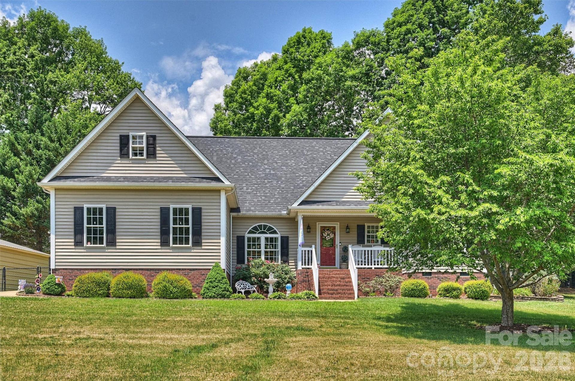 1302 Laurel Woods Drive, Gastonia, NC 28052 1302 Laurel Woods Drive, Gastonia, NC 28052