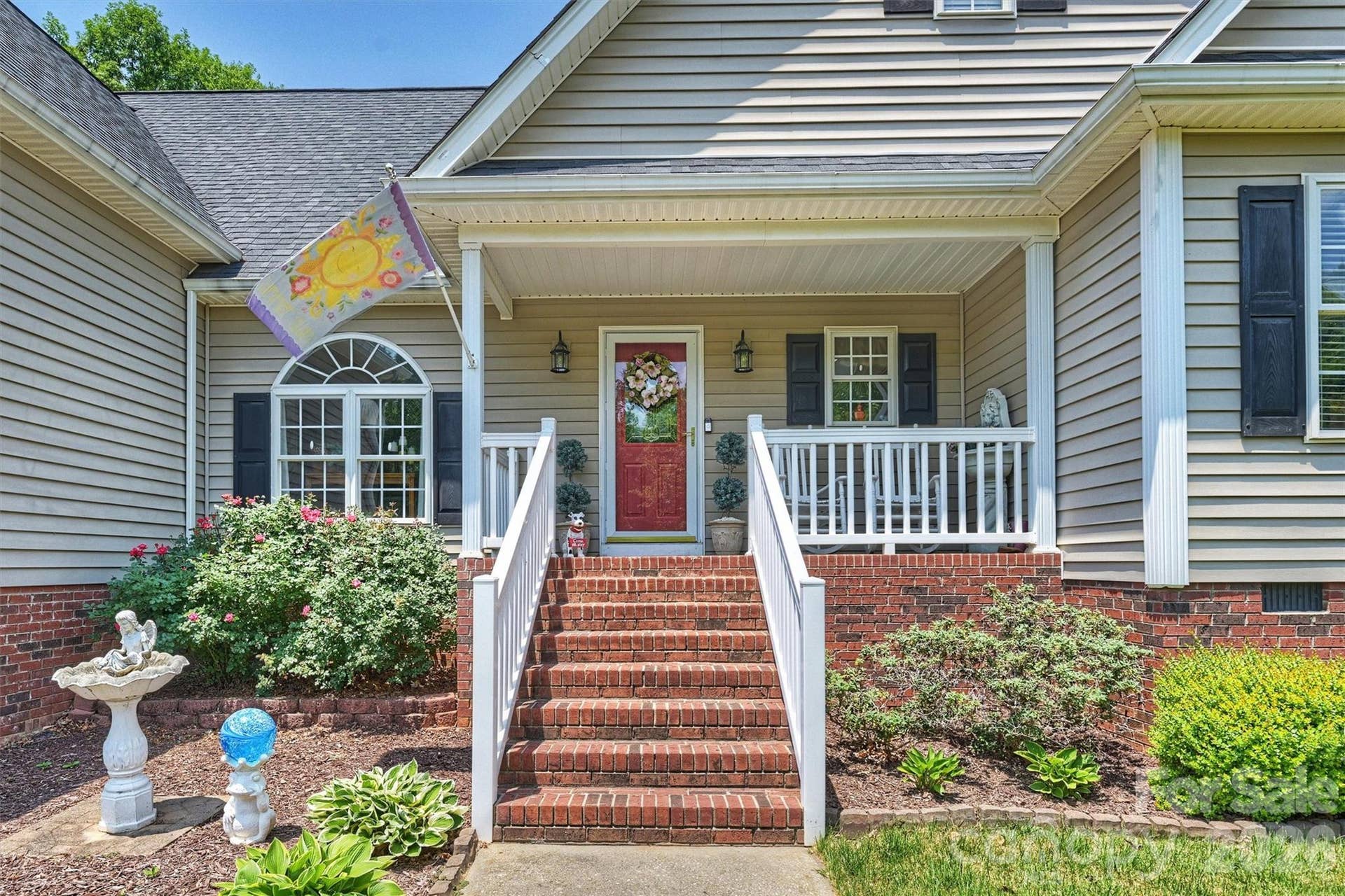 1302 Laurel Woods Drive, Gastonia, NC 28052 1302 Laurel Woods Drive, Gastonia, NC 28052