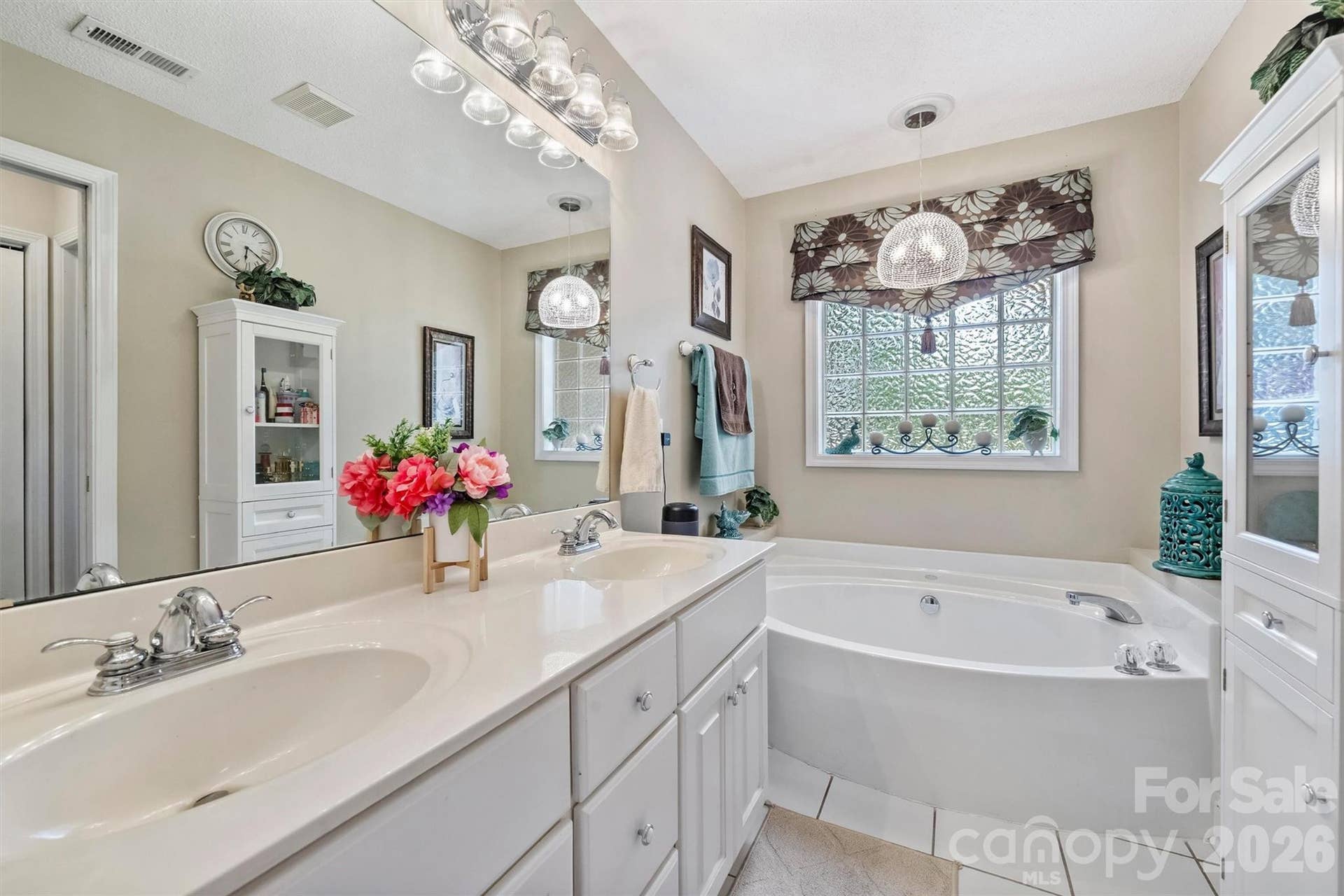 1302 Laurel Woods Drive, Gastonia, NC 28052 1302 Laurel Woods Drive, Gastonia, NC 28052