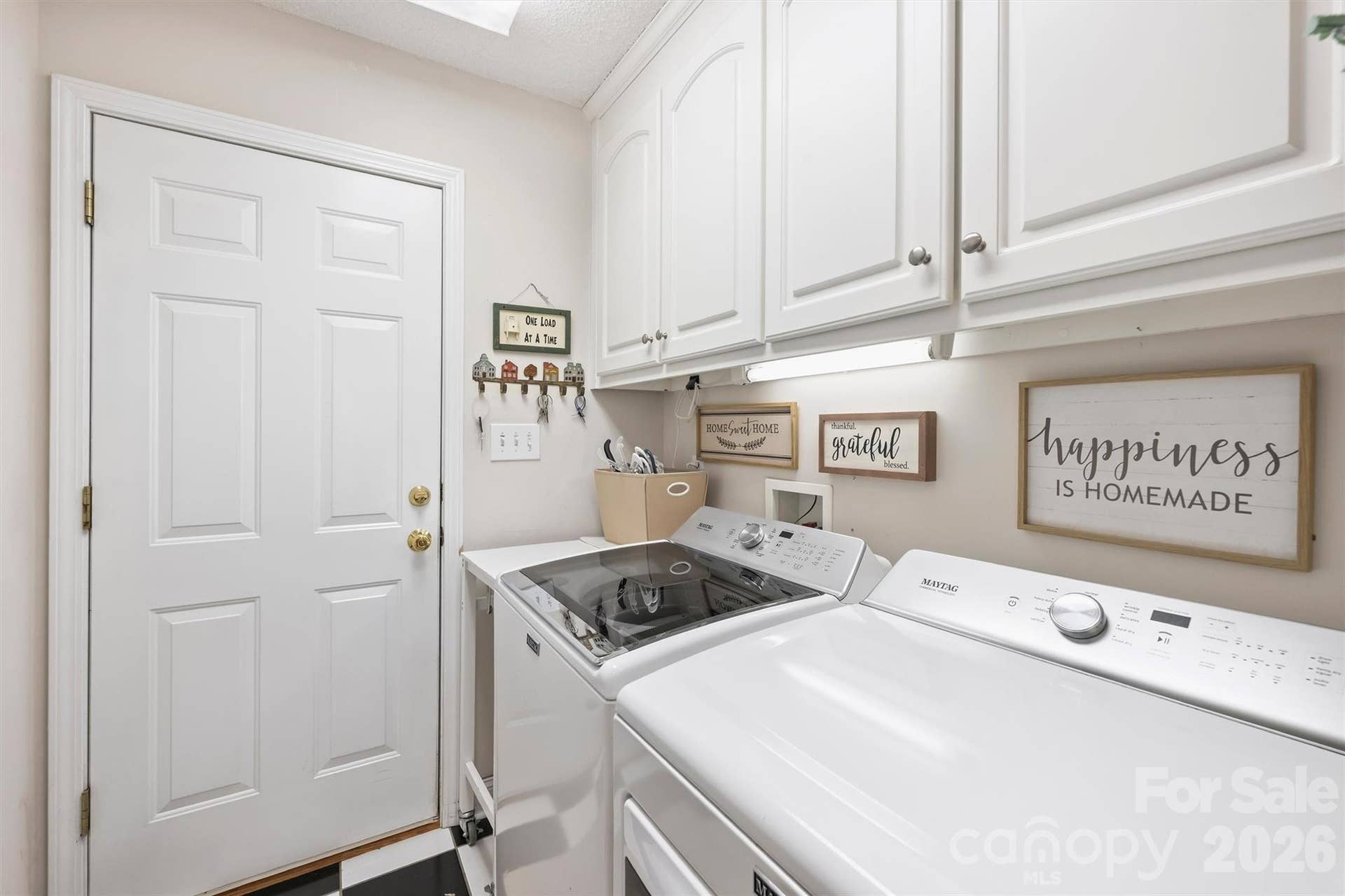 1302 Laurel Woods Drive, Gastonia, NC 28052 1302 Laurel Woods Drive, Gastonia, NC 28052