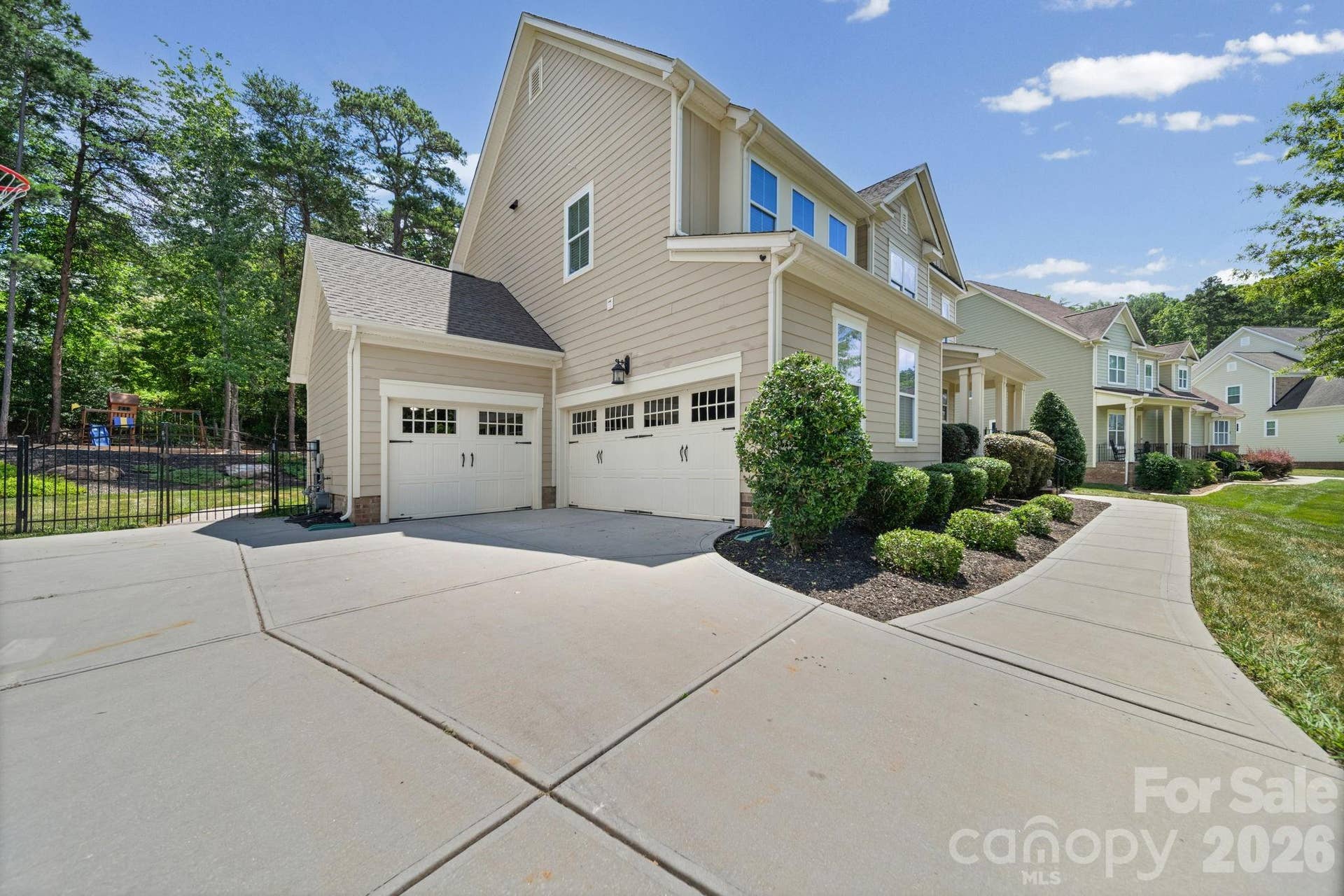 163 Monteray Oaks Circle, Fort Mill, SC 29715 3 car garage
