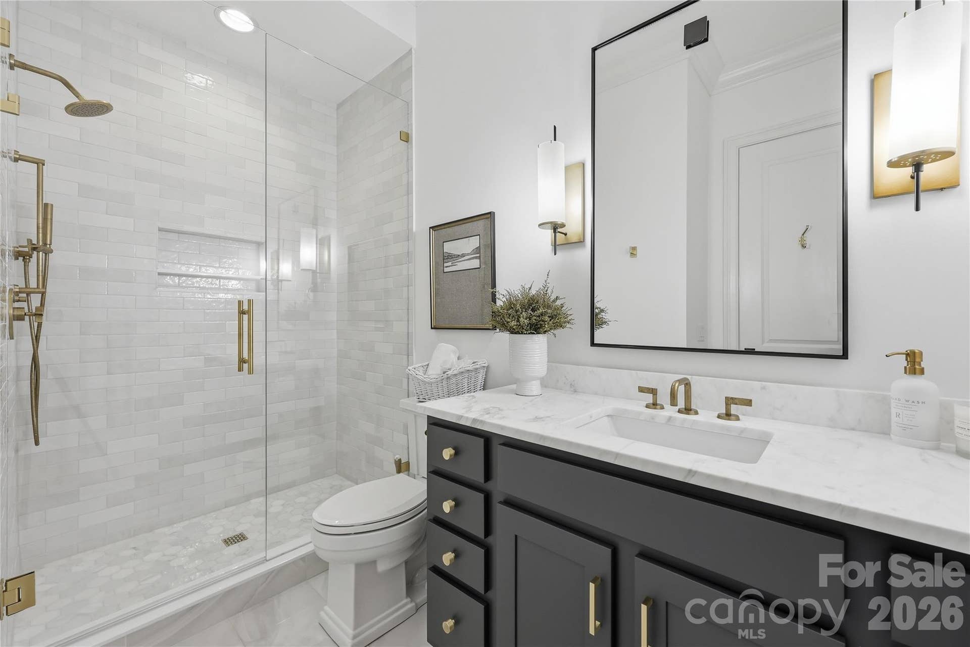 2082 Tatton Hall Road, Fort Mill, SC 29715 2082 Tatton Hall Road, Fort Mill, SC 29715