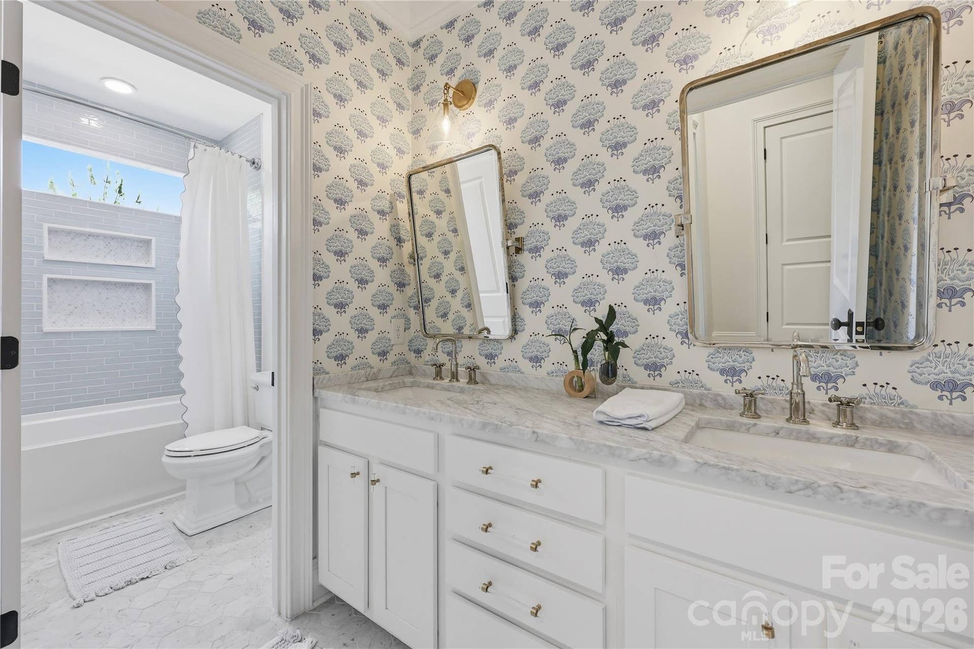 2082 Tatton Hall Road, Fort Mill, SC 29715 2082 Tatton Hall Road, Fort Mill, SC 29715