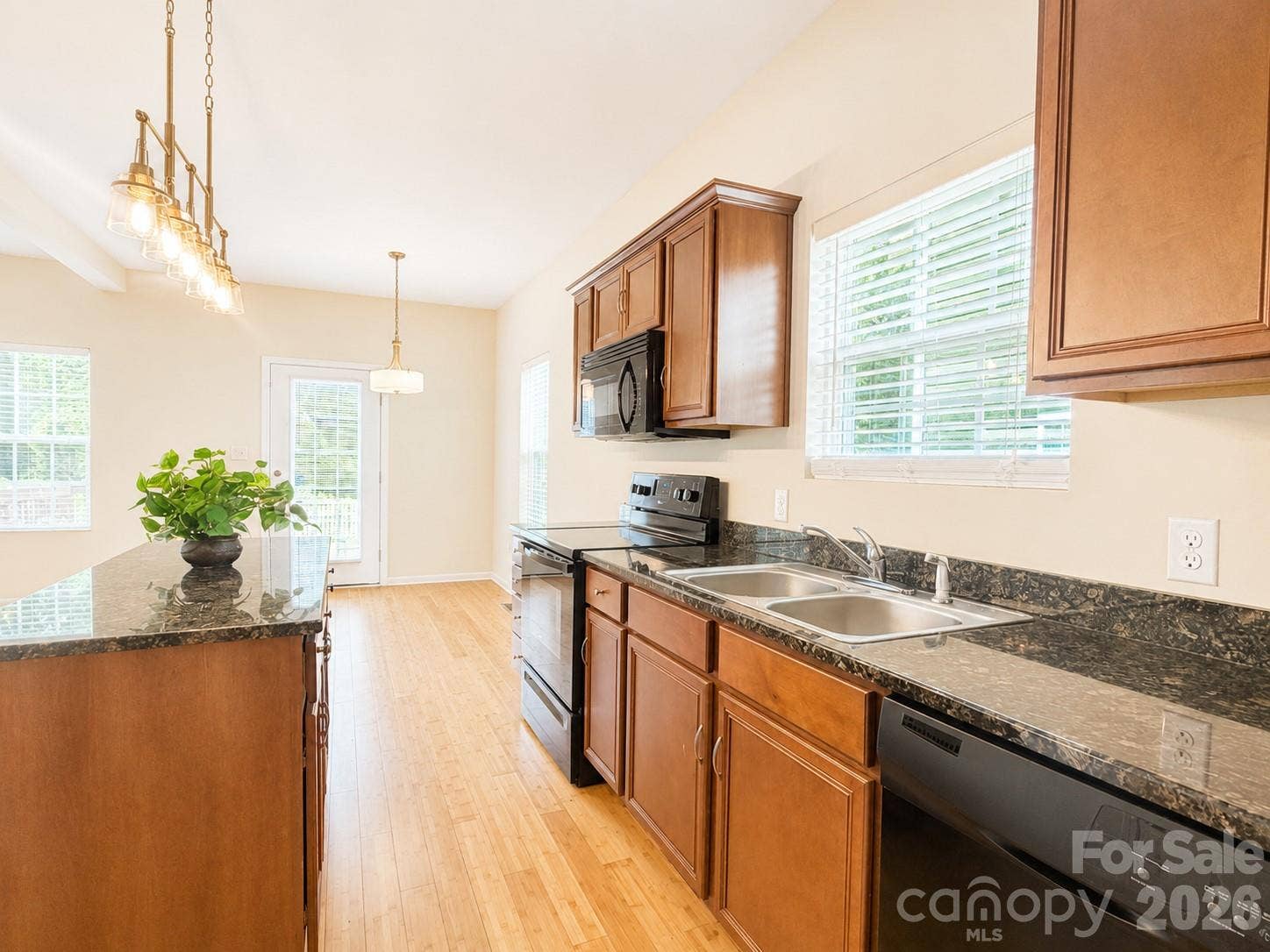 115 High Bluff Circle, Mooresville, NC 28115 Spacious Open Kitchen