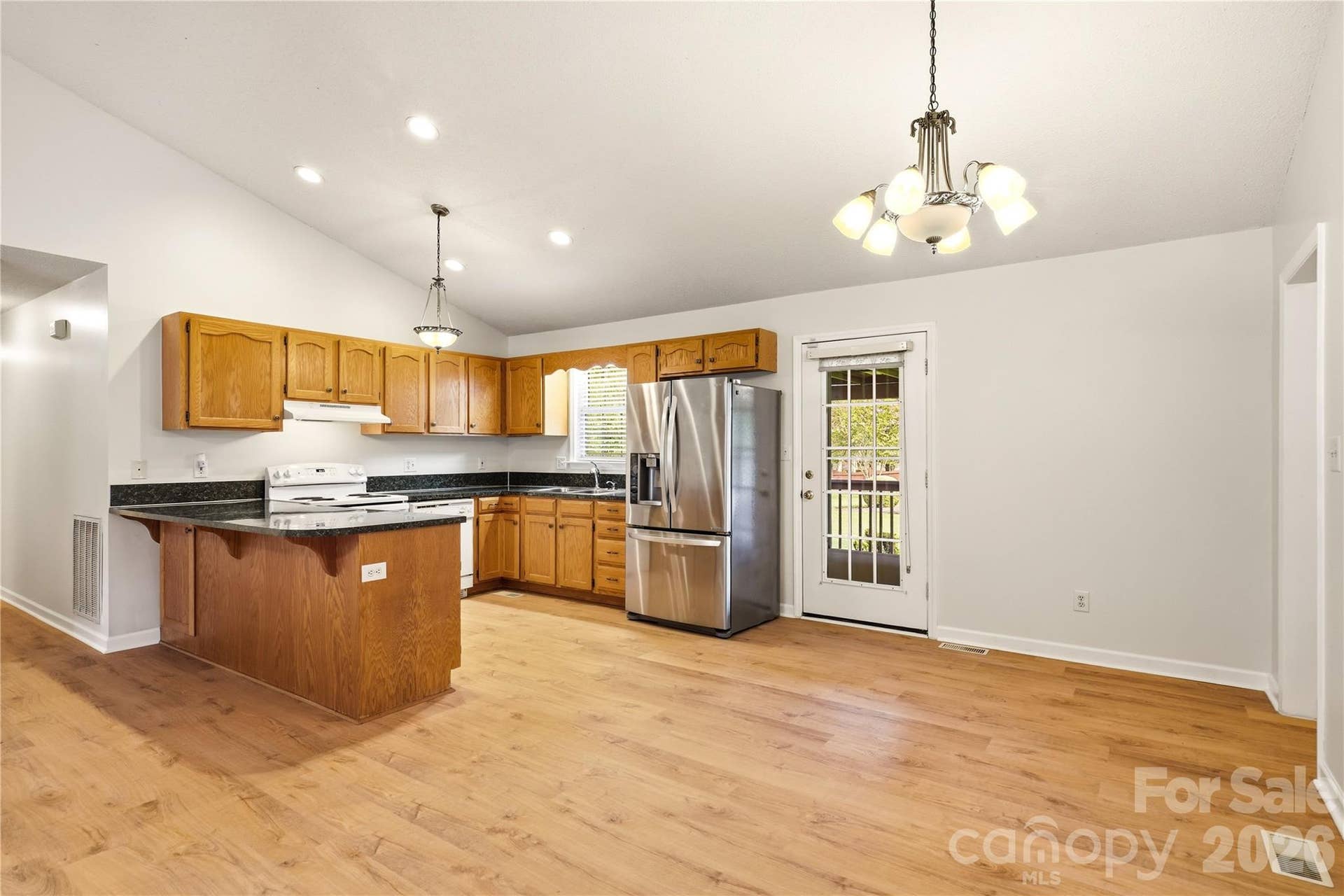 3892 Stoney Creek Drive, Lincolnton, NC 28092 3892 Stoney Creek Drive, Lincolnton, NC 28092
