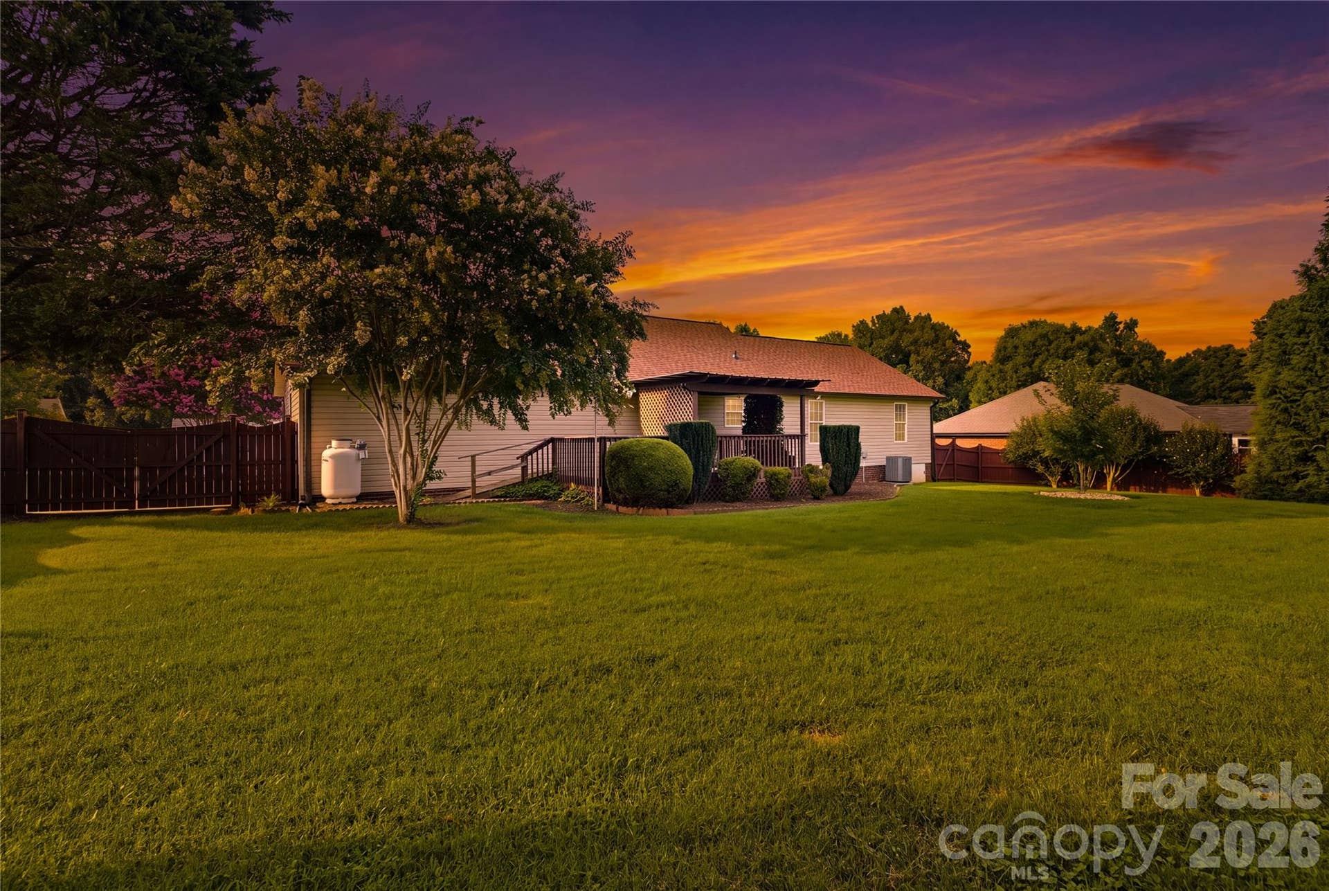 3892 Stoney Creek Drive, Lincolnton, NC 28092 3892 Stoney Creek Drive, Lincolnton, NC 28092