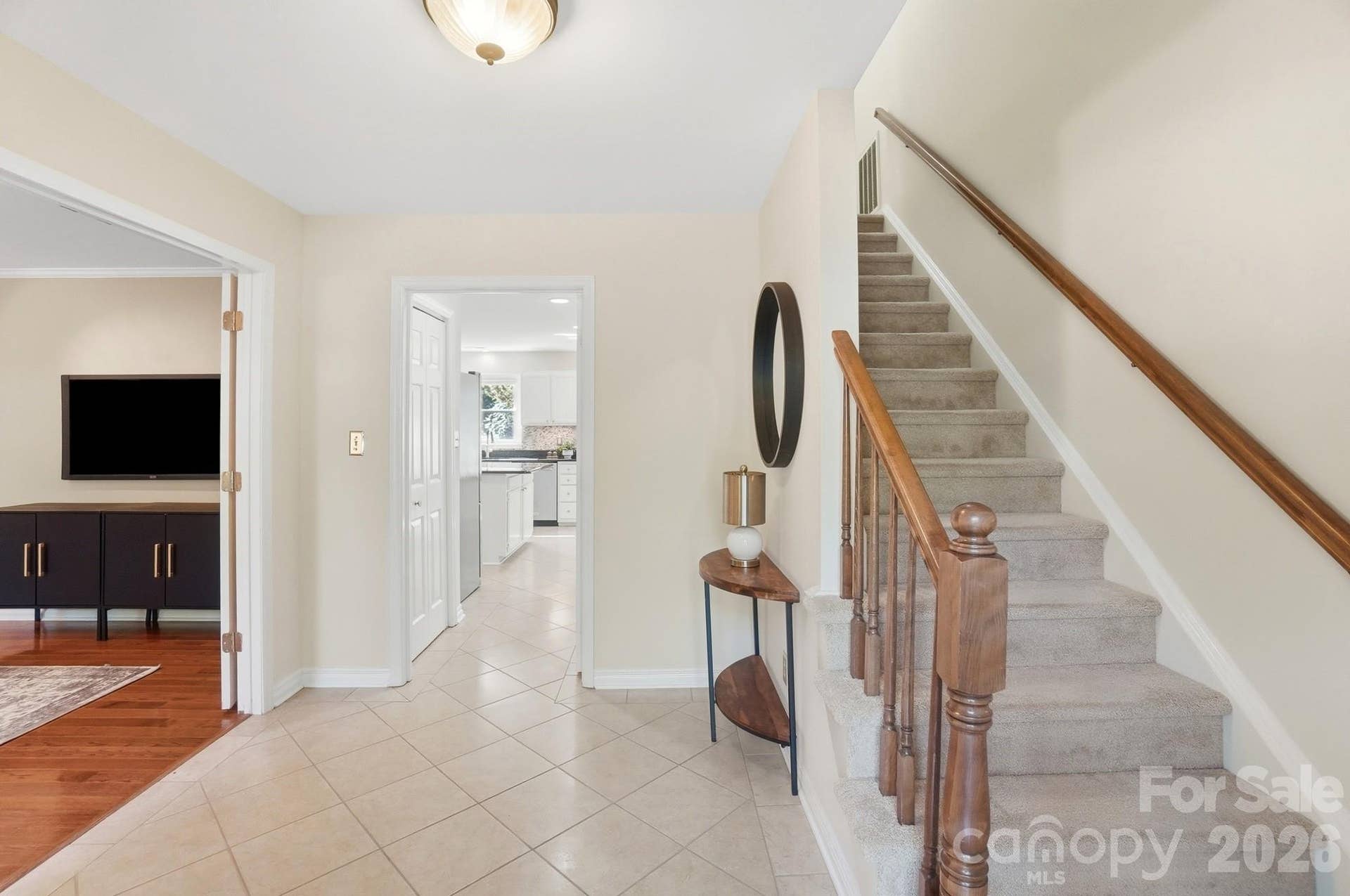 Front Door Entry/Foyer