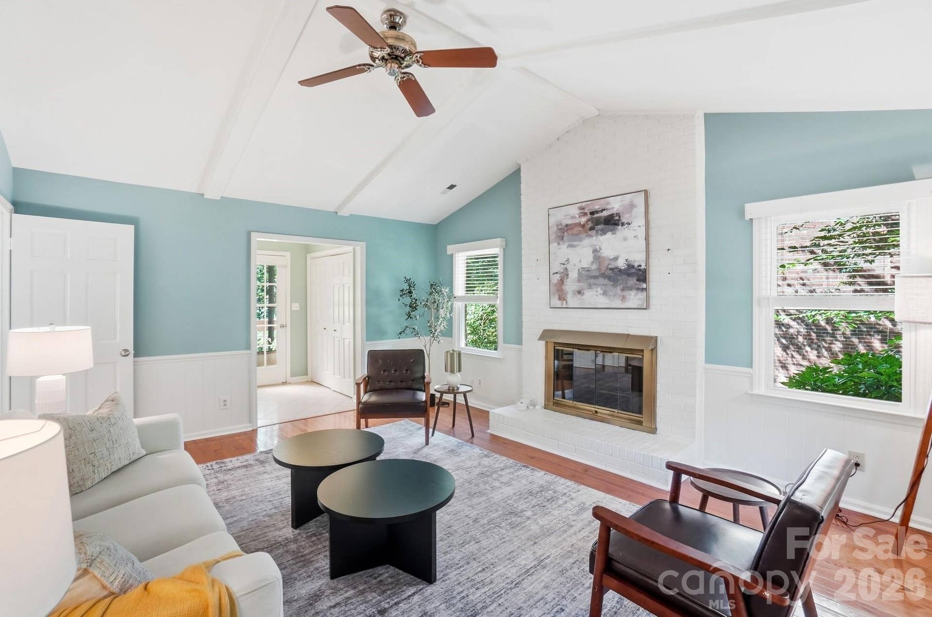 Family Room w/Cathedral Ceiling