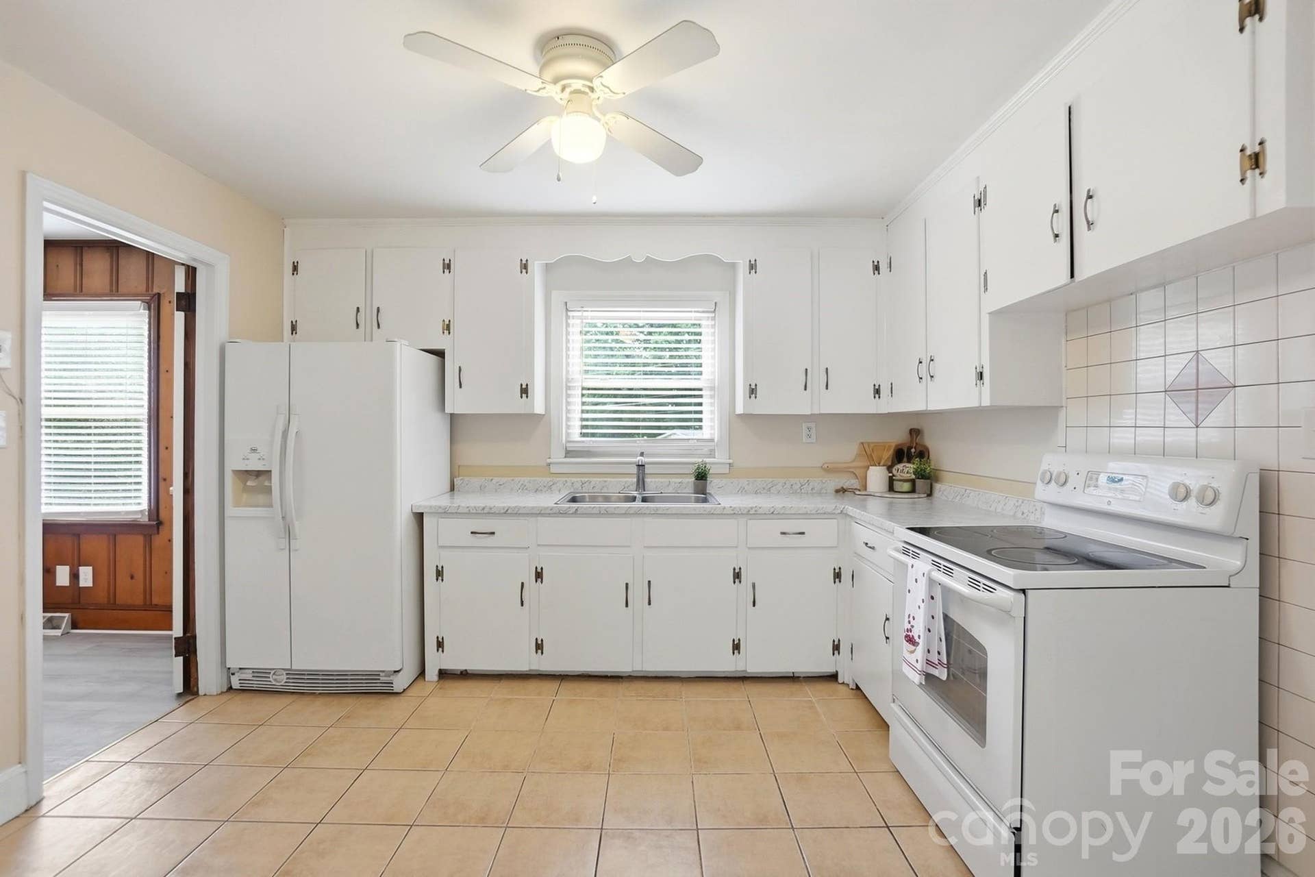 2032 Eastway Drive, Charlotte, NC 28205 2032 Eastway Drive, Charlotte, NC 28205