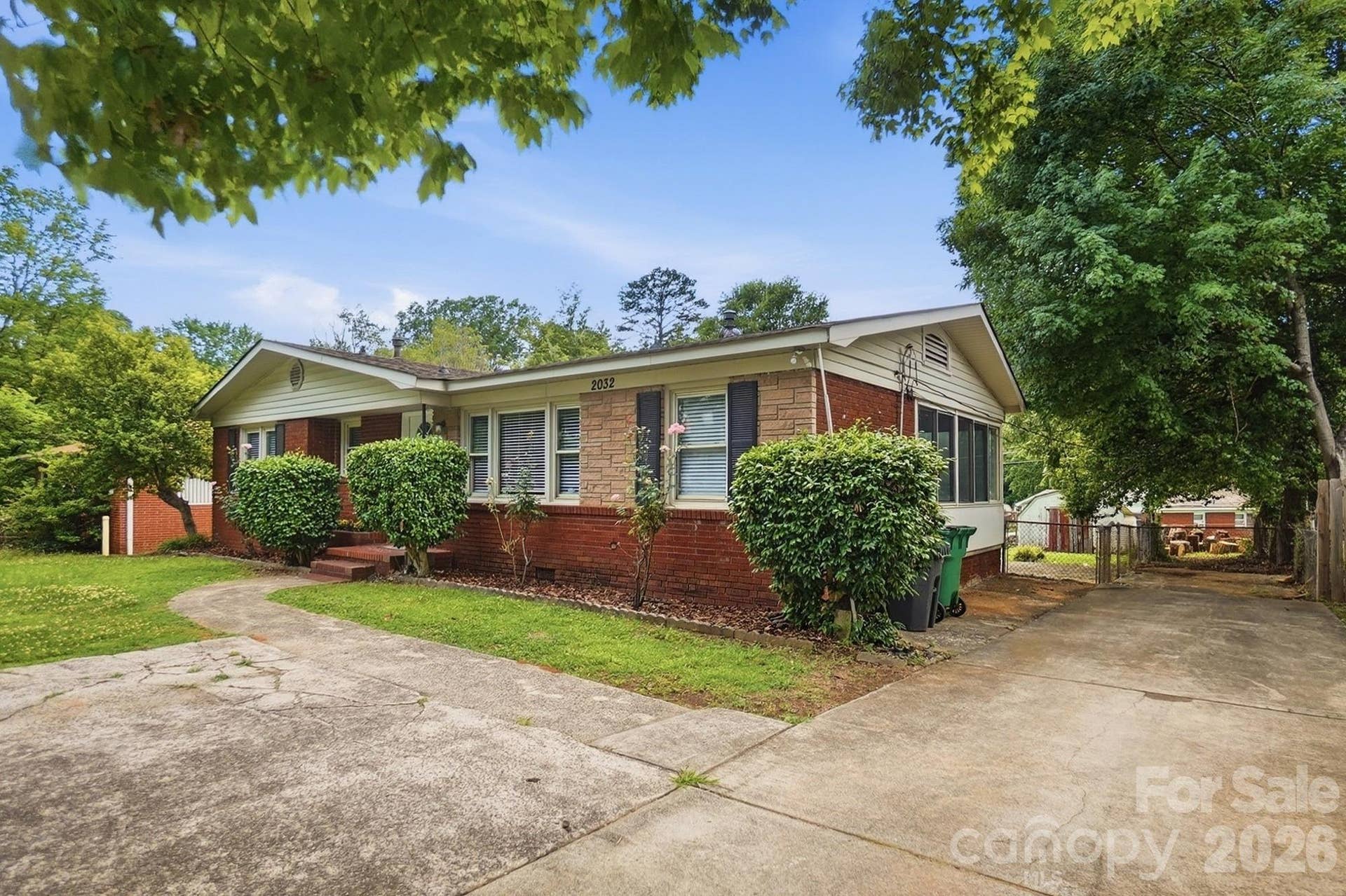 2032 Eastway Drive, Charlotte, NC 28205 2032 Eastway Drive, Charlotte, NC 28205