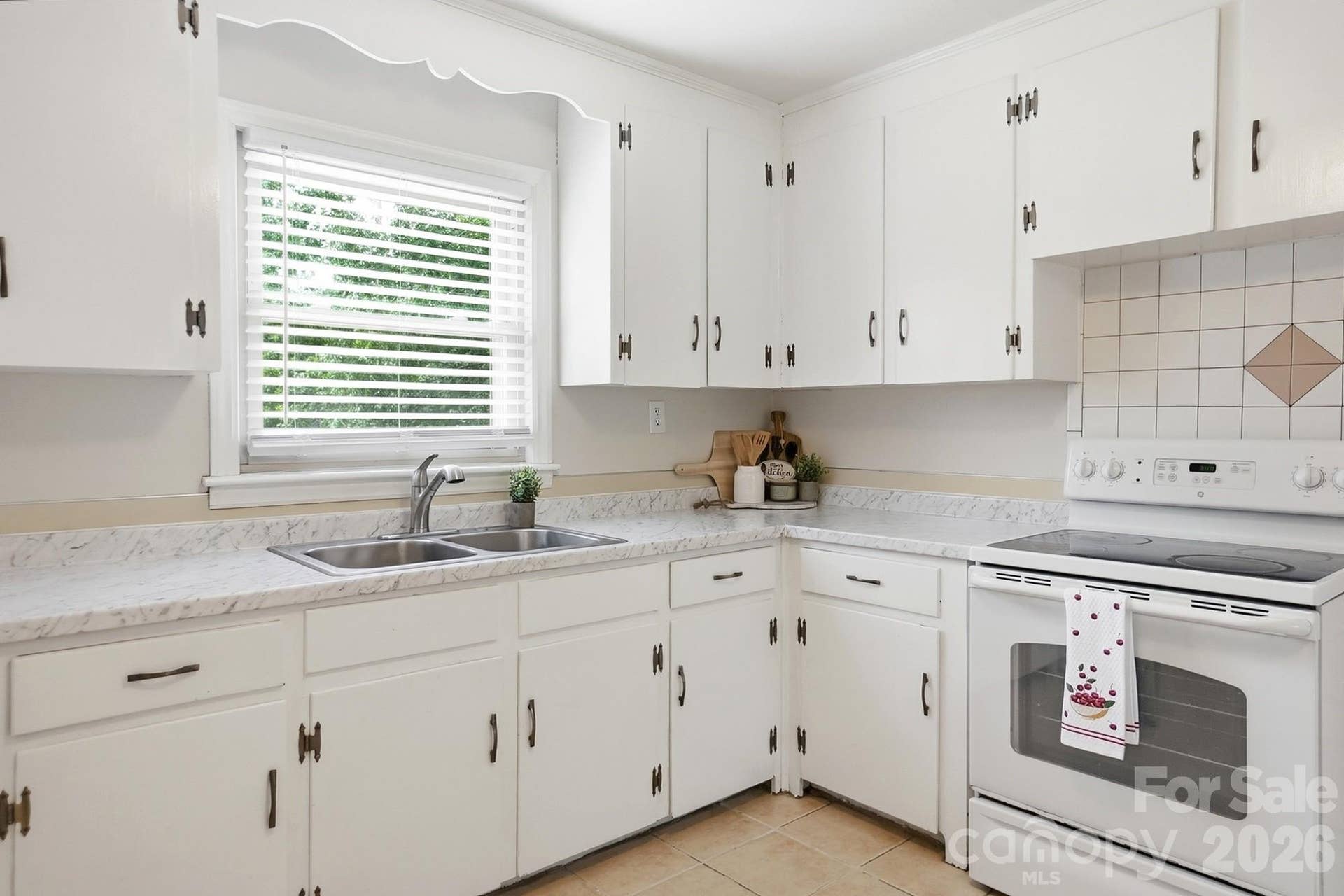 2032 Eastway Drive, Charlotte, NC 28205 2032 Eastway Drive, Charlotte, NC 28205