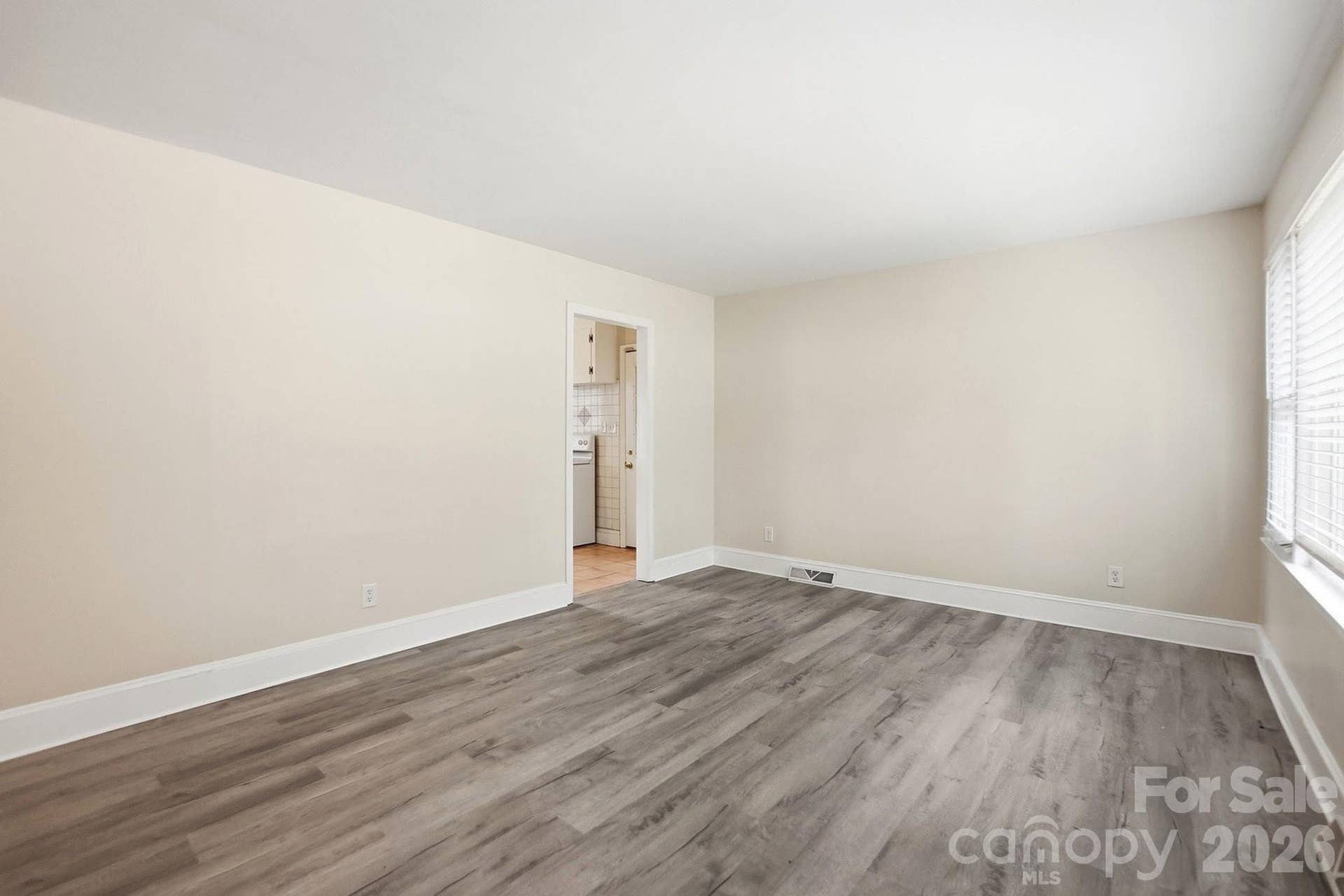 2032 Eastway Drive, Charlotte, NC 28205 2032 Eastway Drive, Charlotte, NC 28205