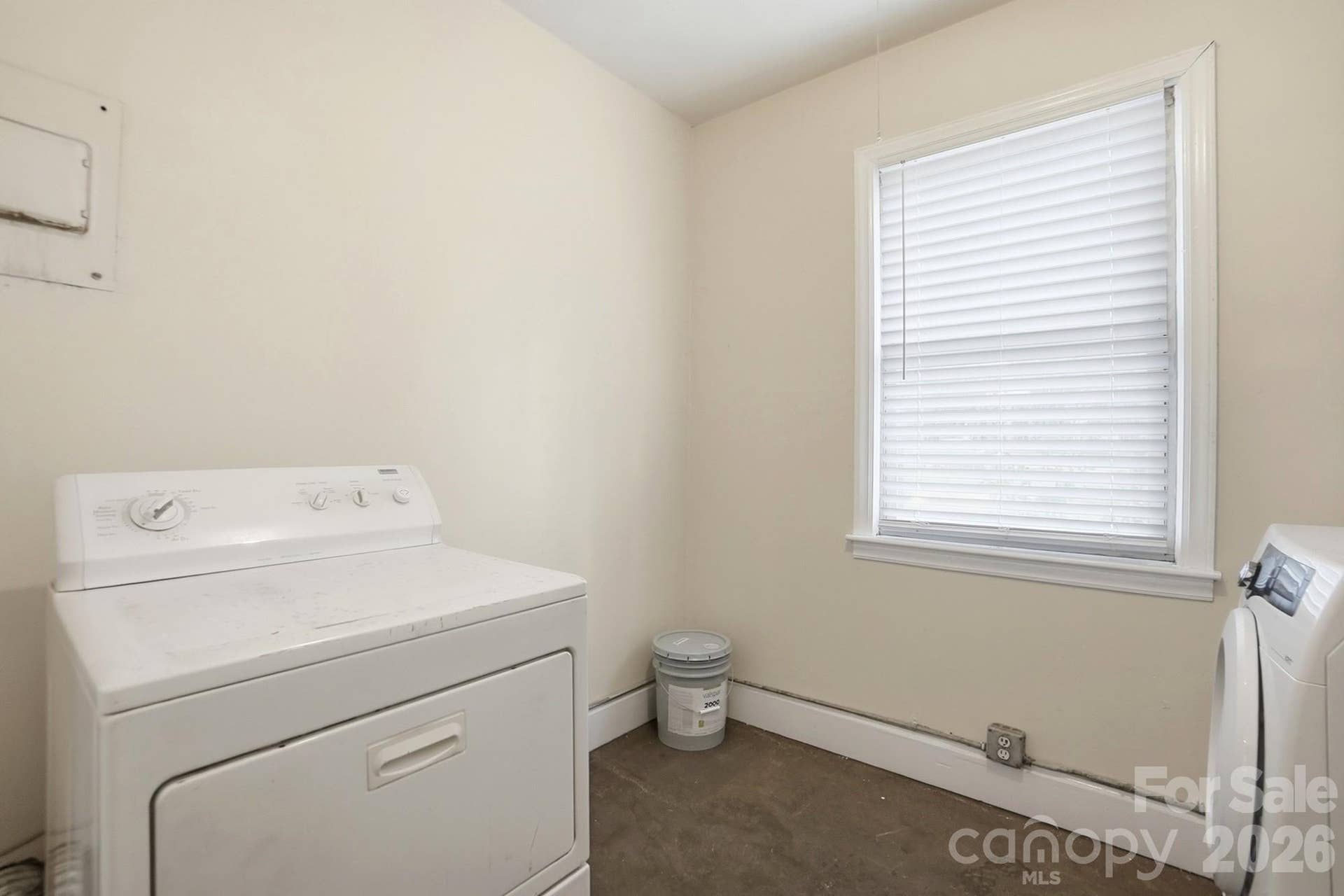 2032 Eastway Drive, Charlotte, NC 28205 2032 Eastway Drive, Charlotte, NC 28205