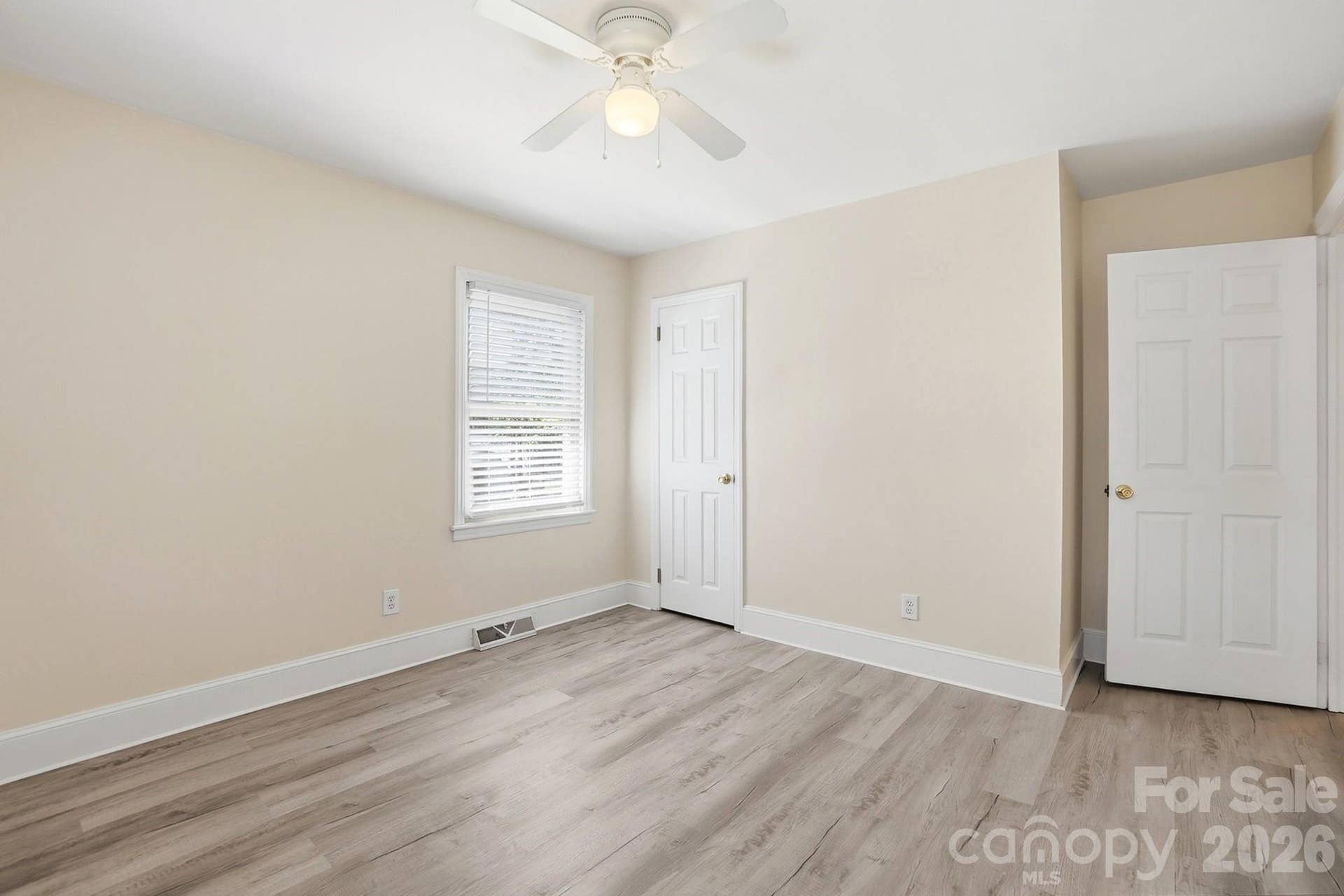 2032 Eastway Drive, Charlotte, NC 28205 2032 Eastway Drive, Charlotte, NC 28205