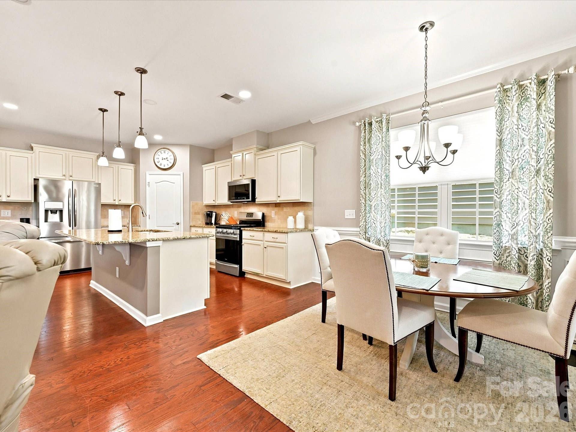 Kitchen and breakfast/dining area
