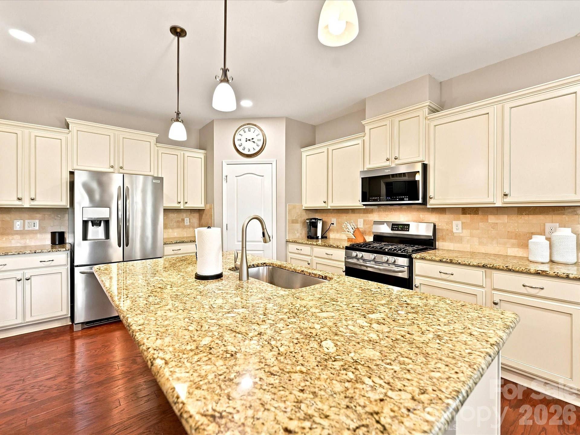 Oversized granite-topped bar
