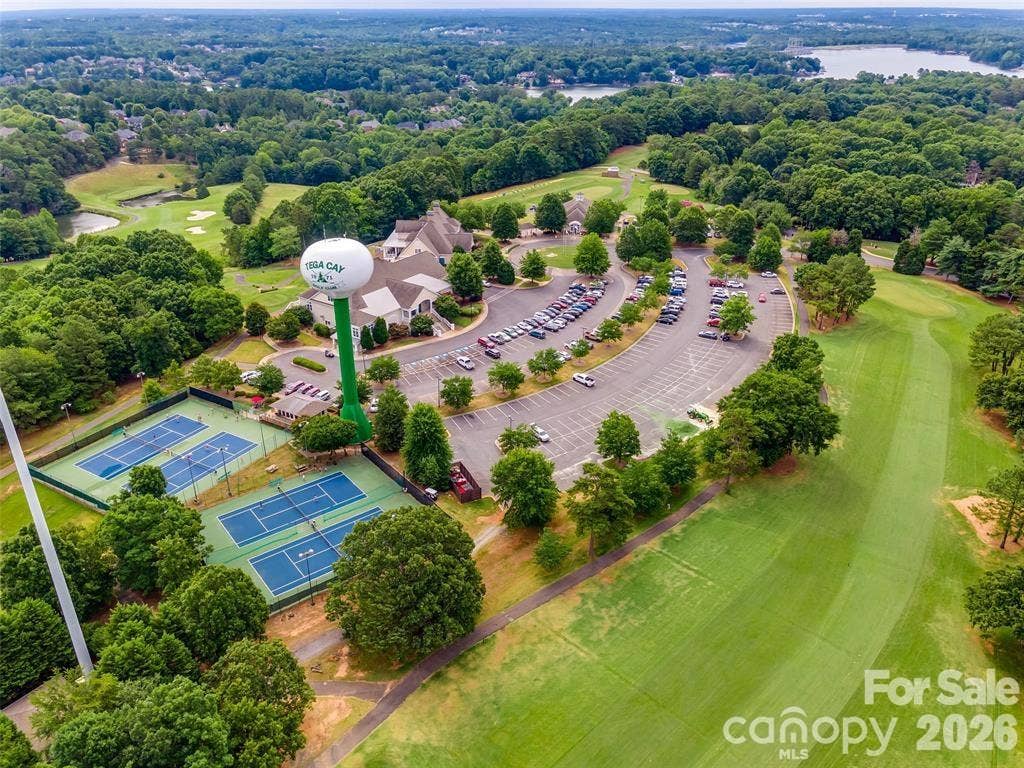 7038 Chelsea Day Lane, Tega Cay, SC 29708 Tennis Courts, Club House, and Golf Coarse