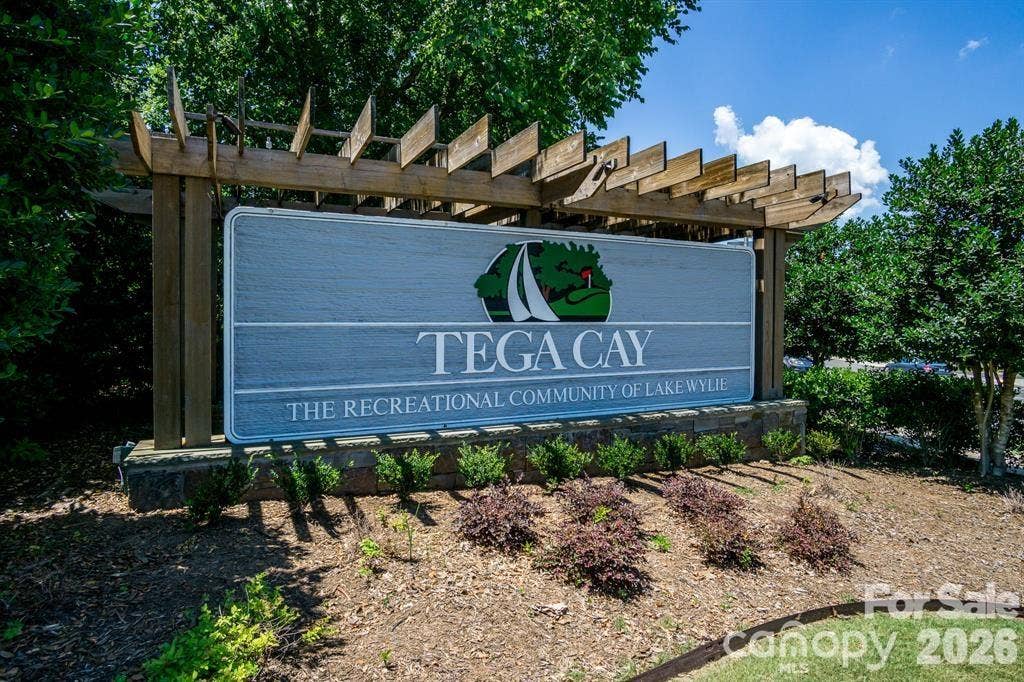 7038 Chelsea Day Lane, Tega Cay, SC 29708 7038 Chelsea Day Lane, Tega Cay, SC 29708
