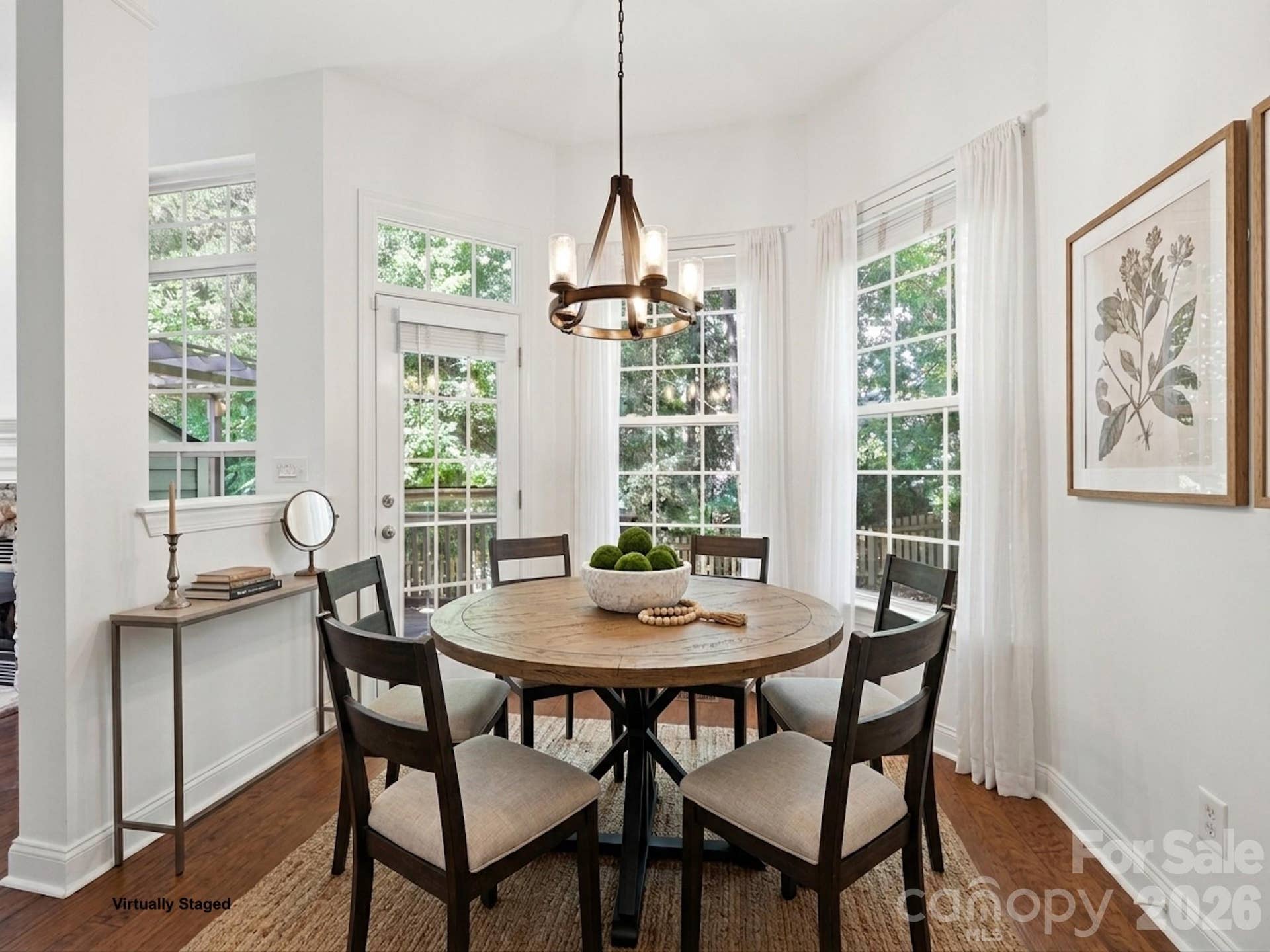 6832 Charter Hills Road, Charlotte, NC 28277 Cozy breakfast dinning area!