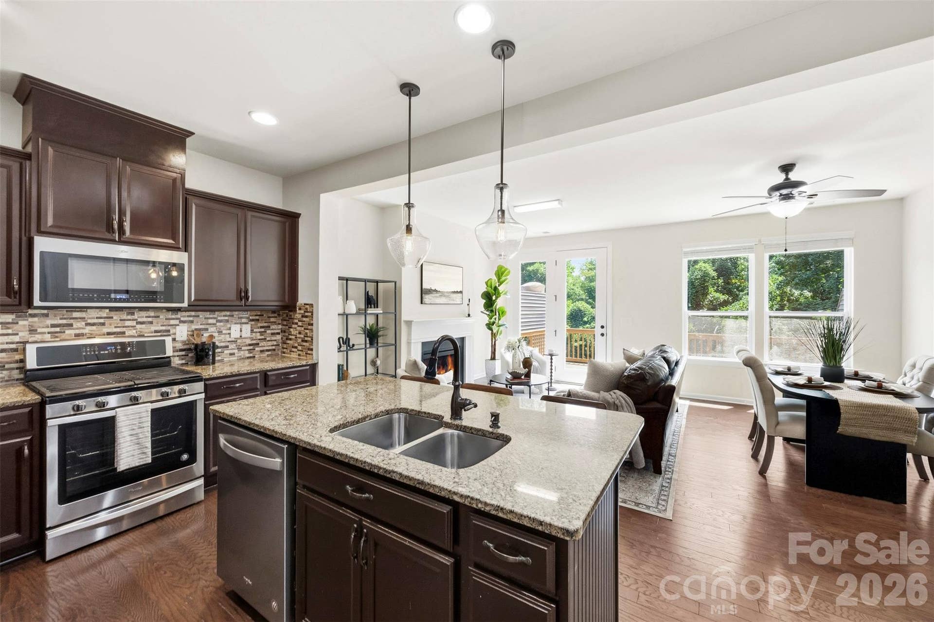 1044 Archibald Avenue, Fort Mill, SC 29708 Beautiful kitchen with island