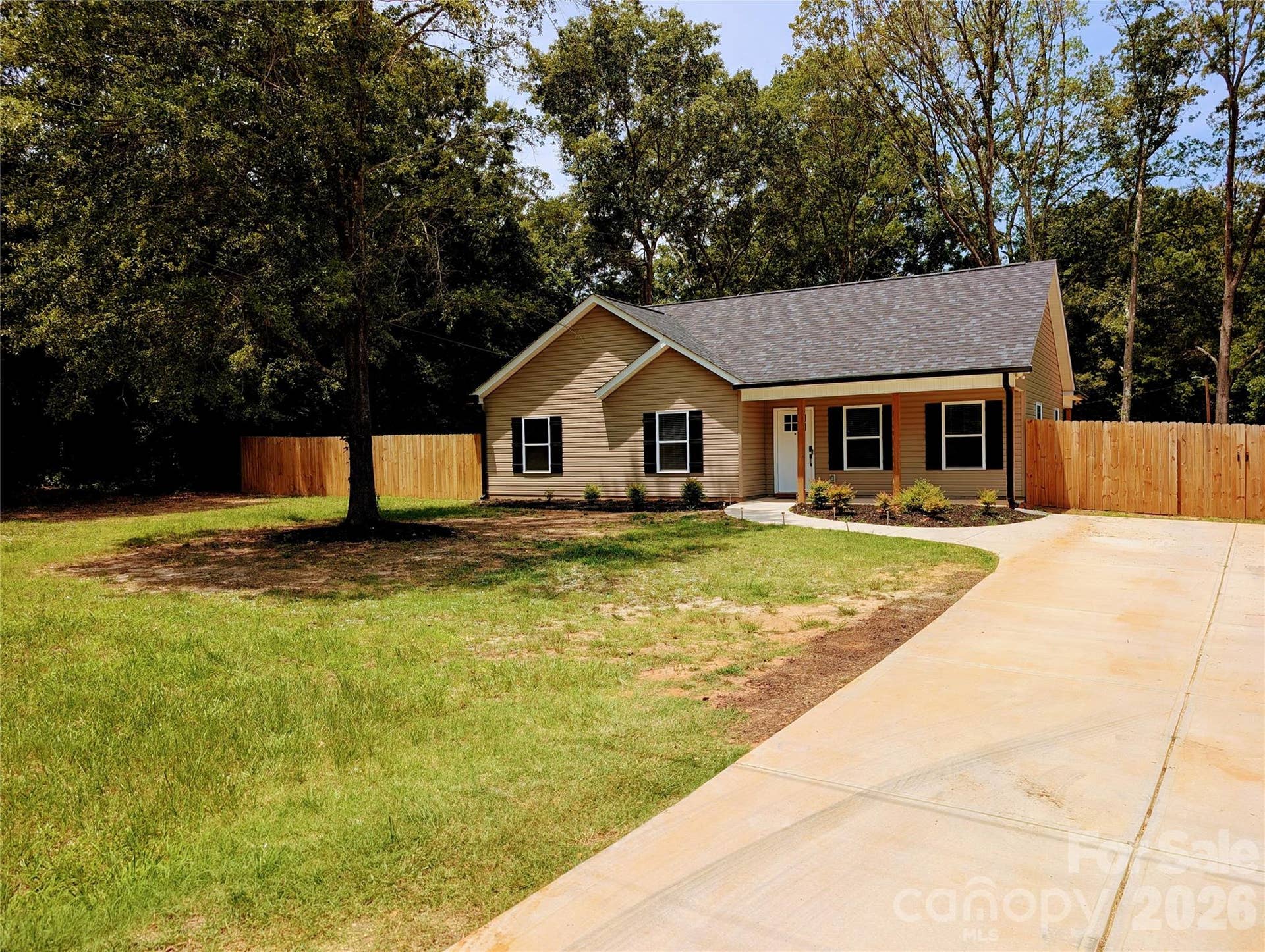 711 Guinn Street, Clover, SC 29710 711 Guinn Street, Clover, SC 29710