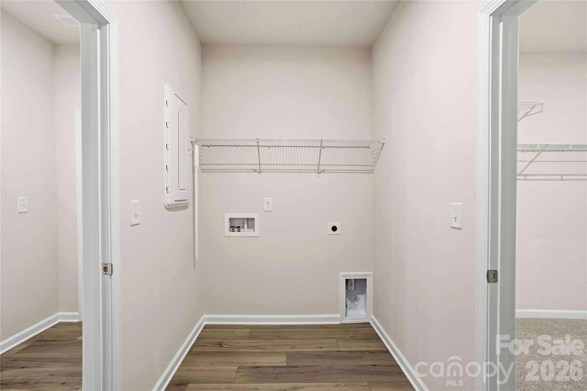 Laundry room Down
