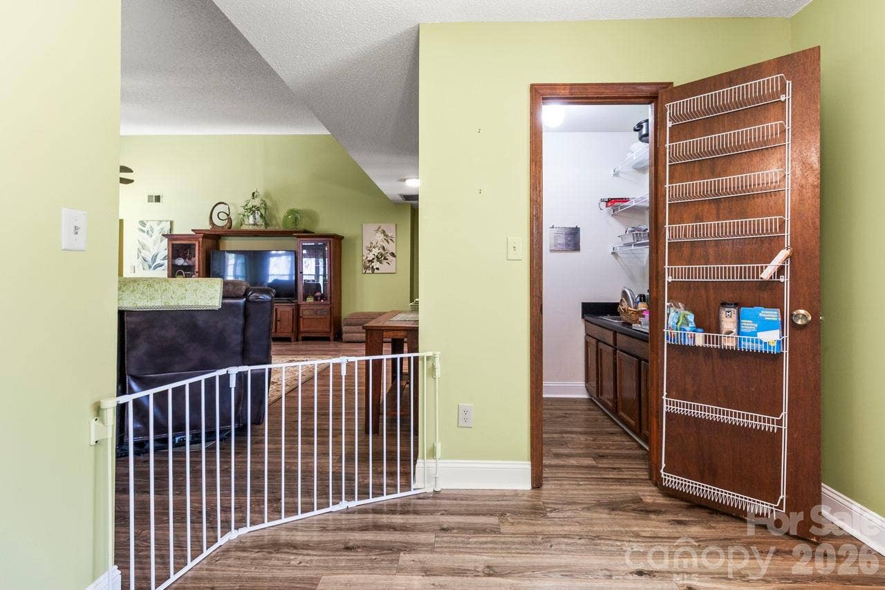 6325 Ellesmere Court, Charlotte, NC 28227 6325 Ellesmere Court, Charlotte, NC 28227