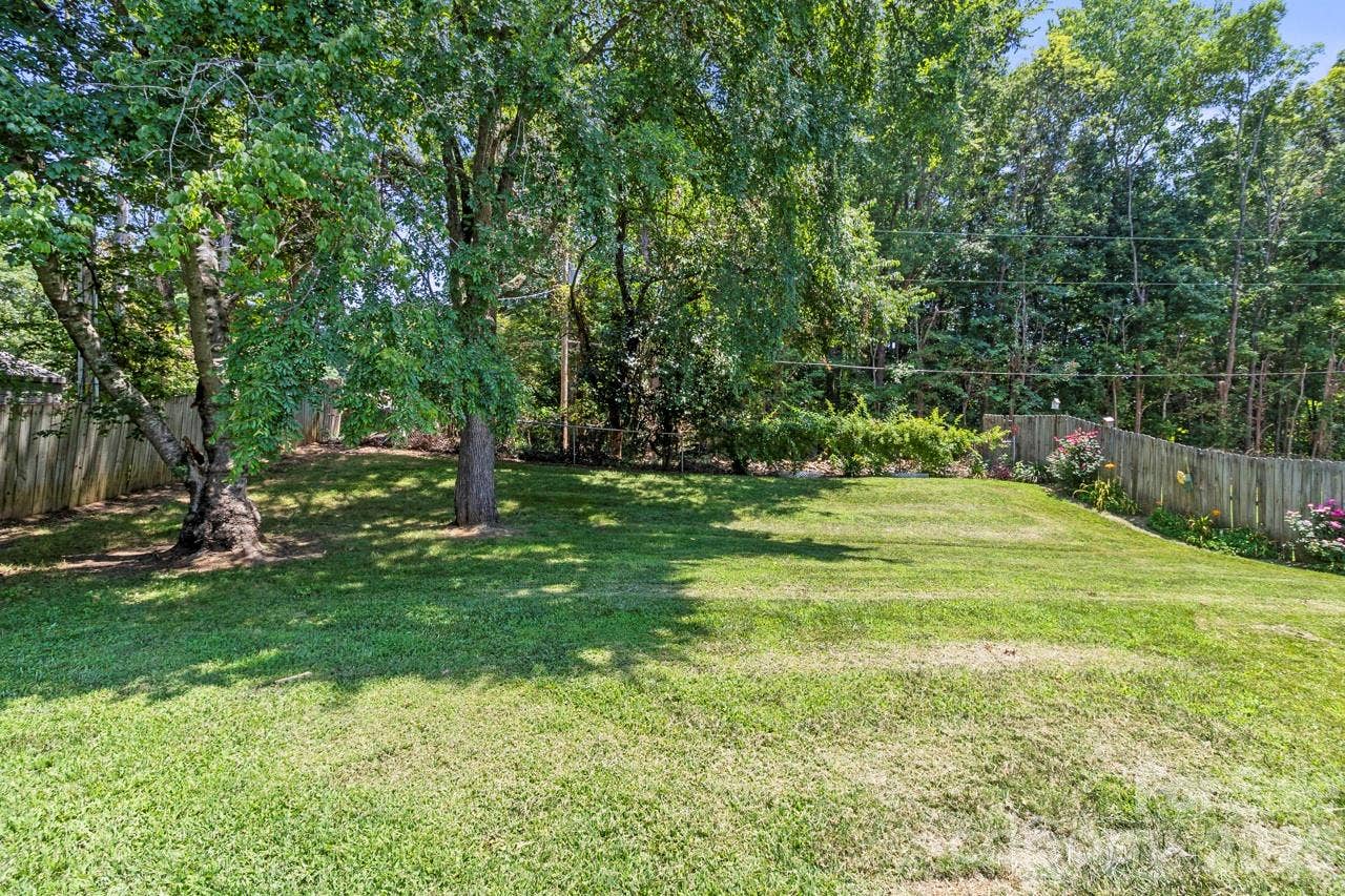 6325 Ellesmere Court, Charlotte, NC 28227 6325 Ellesmere Court, Charlotte, NC 28227
