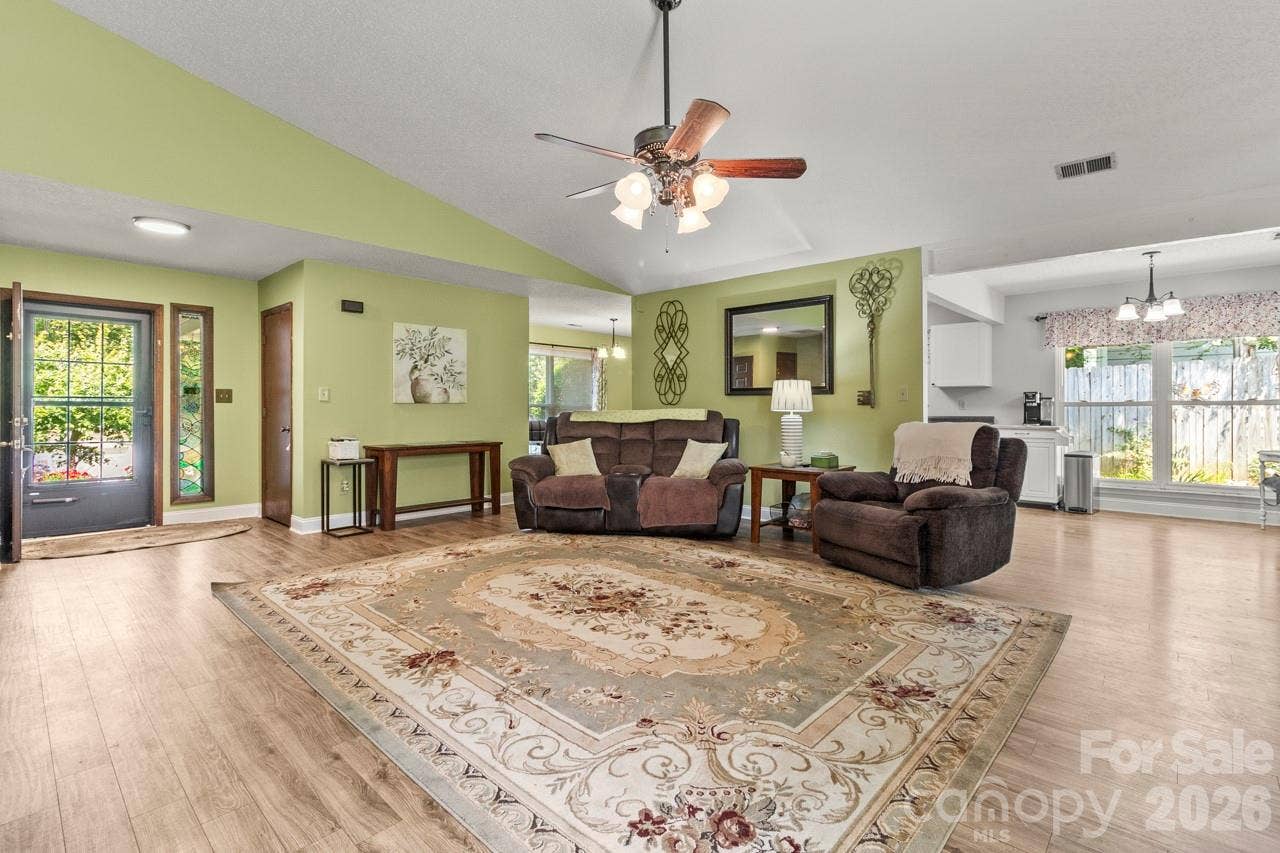 6325 Ellesmere Court, Charlotte, NC 28227 6325 Ellesmere Court, Charlotte, NC 28227