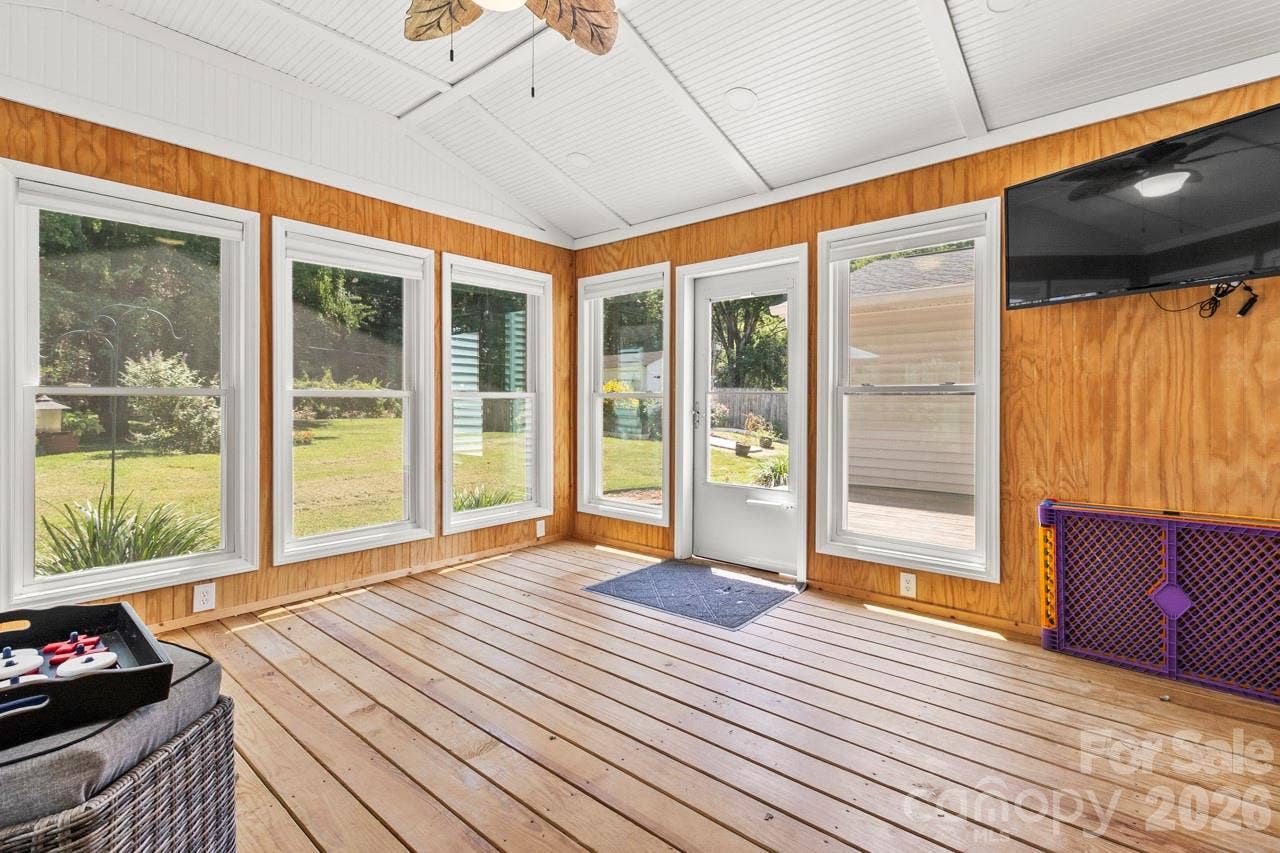 6325 Ellesmere Court, Charlotte, NC 28227 Four Season Room