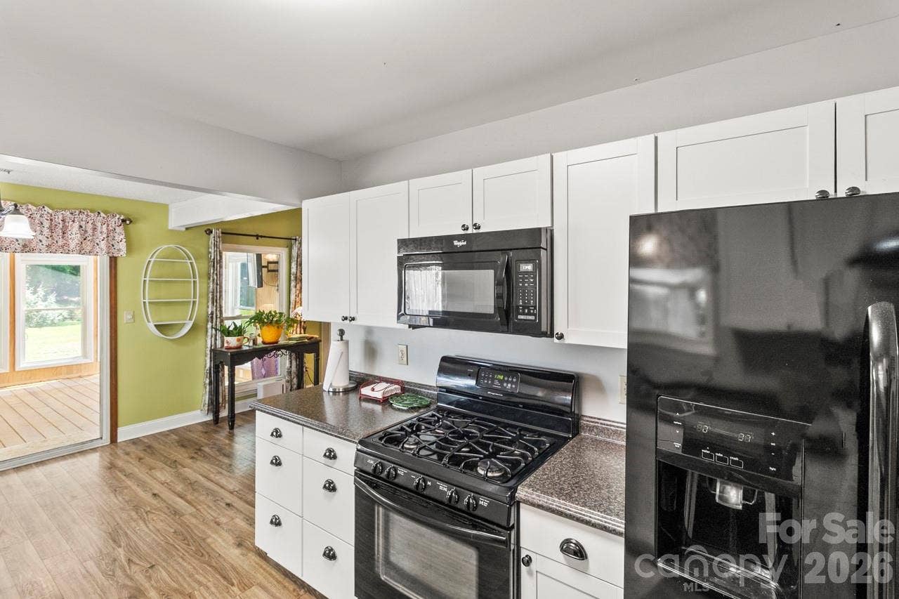 6325 Ellesmere Court, Charlotte, NC 28227 6325 Ellesmere Court, Charlotte, NC 28227