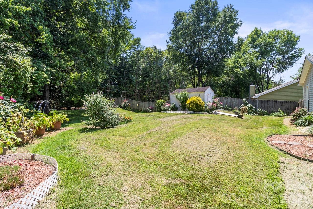 6325 Ellesmere Court, Charlotte, NC 28227 6325 Ellesmere Court, Charlotte, NC 28227