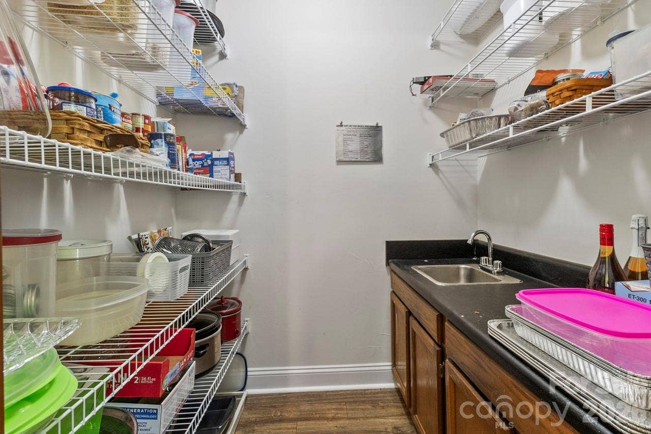 6325 Ellesmere Court, Charlotte, NC 28227 6325 Ellesmere Court, Charlotte, NC 28227