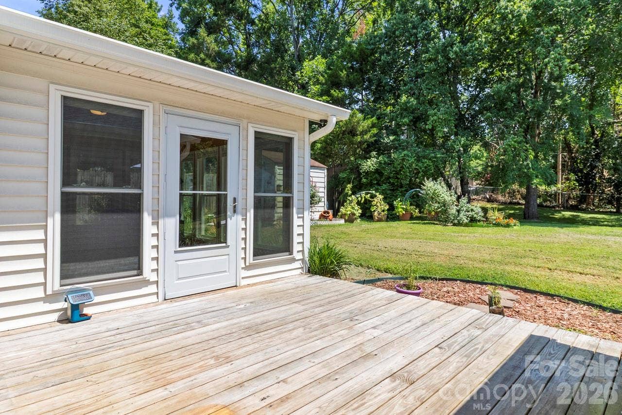 6325 Ellesmere Court, Charlotte, NC 28227 6325 Ellesmere Court, Charlotte, NC 28227