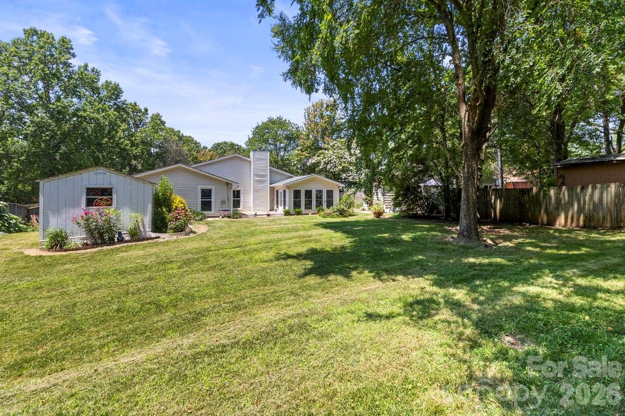 6325 Ellesmere Court, Charlotte, NC 28227 6325 Ellesmere Court, Charlotte, NC 28227